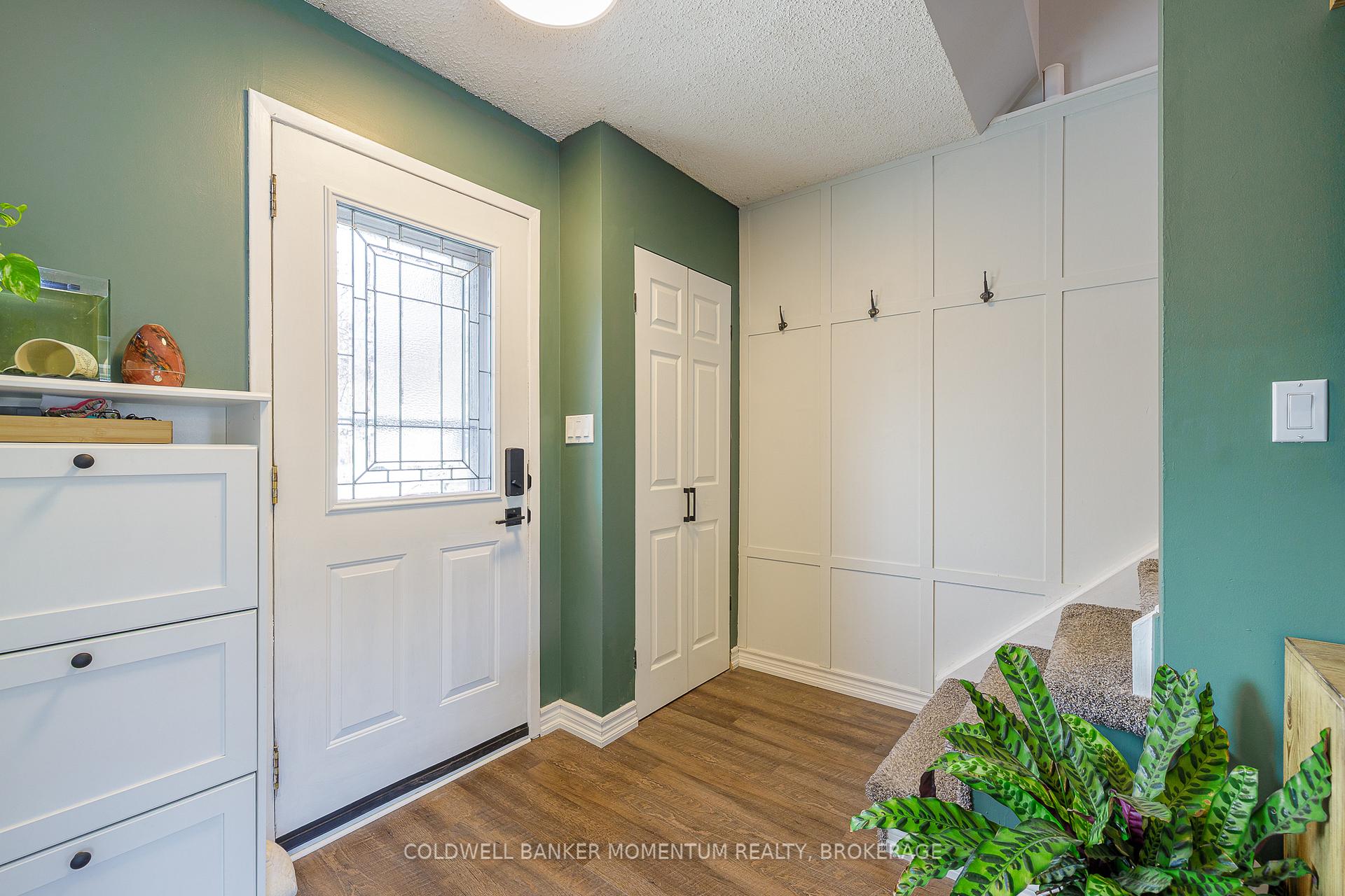 Photo 8 of 30 St. Hildas Court, St. Catharines, Haig — HOMEH