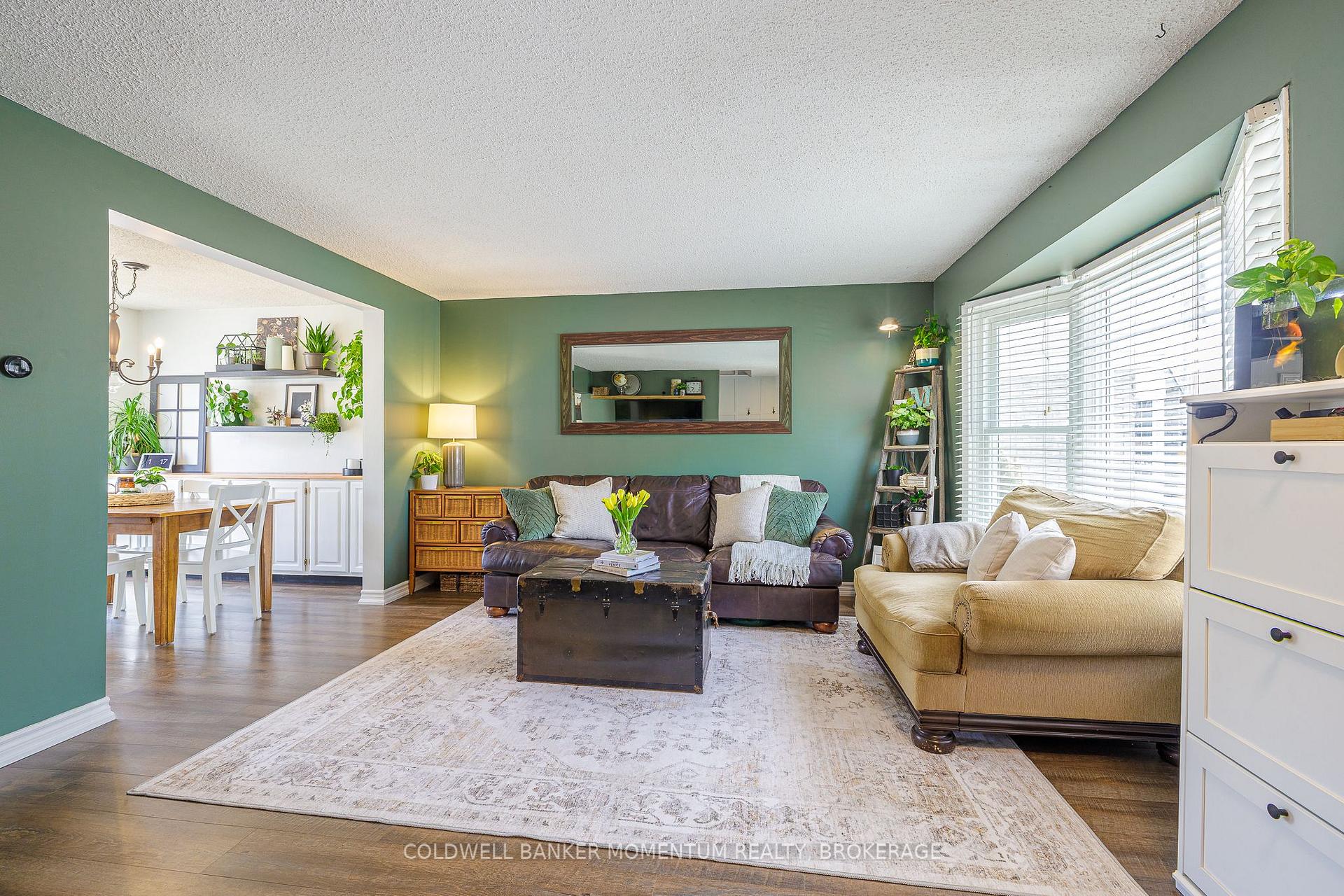 Photo 22 of 30 St. Hildas Court, St. Catharines, Haig — HOMEH