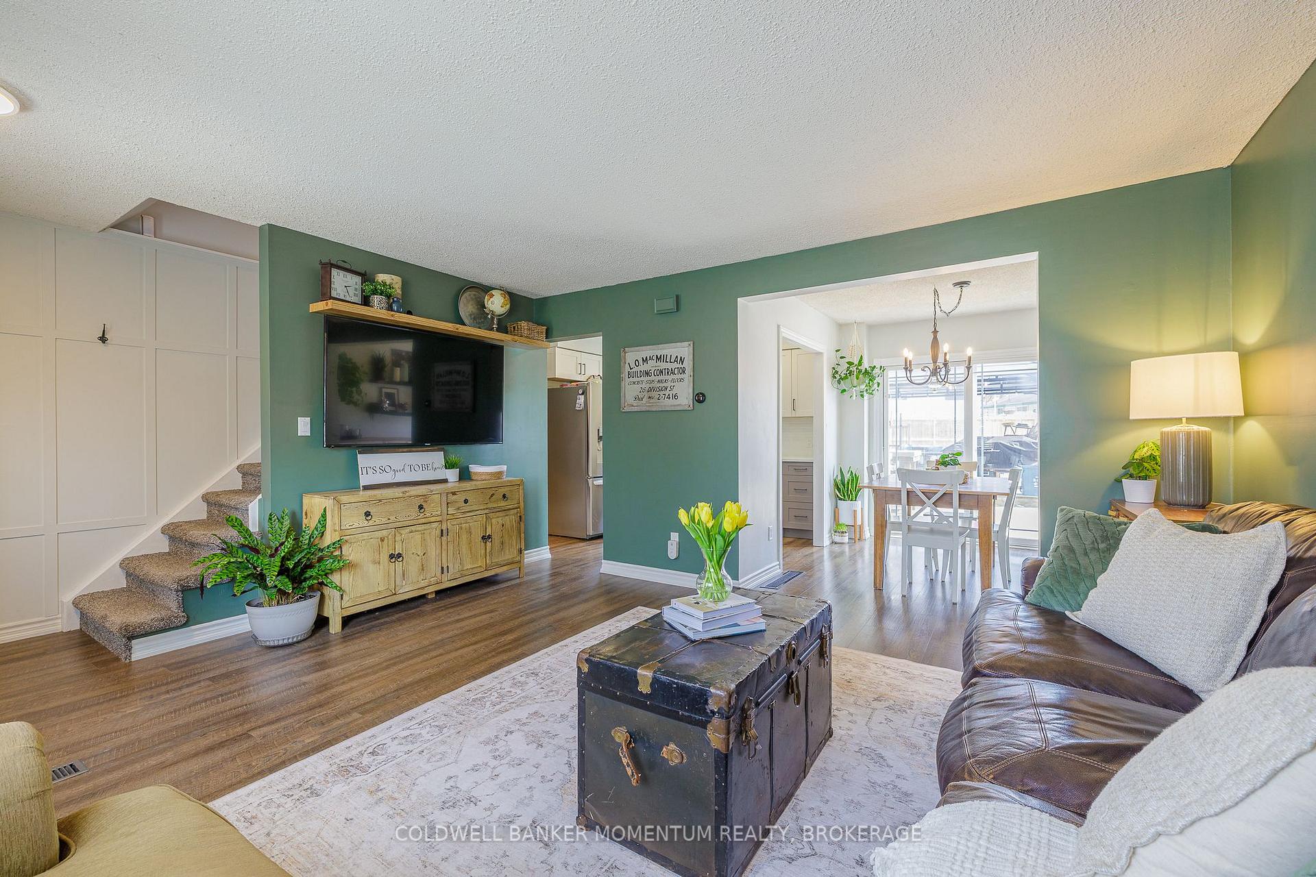 Photo 10 of 30 St. Hildas Court, St. Catharines, Haig — HOMEH