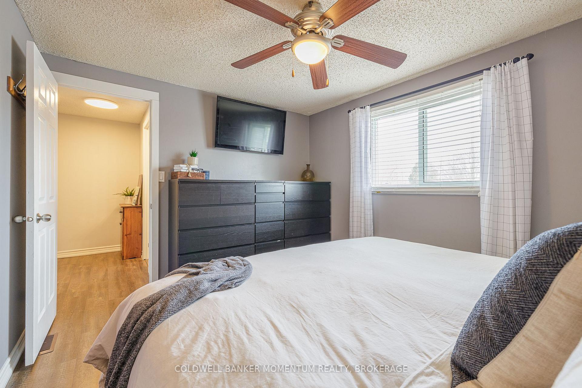 Photo 30 of 30 St. Hildas Court, St. Catharines, Haig — HOMEH