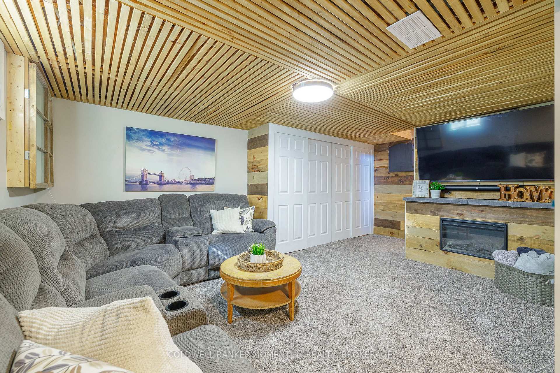 Photo 27 of 30 St. Hildas Court, St. Catharines, Haig — HOMEH