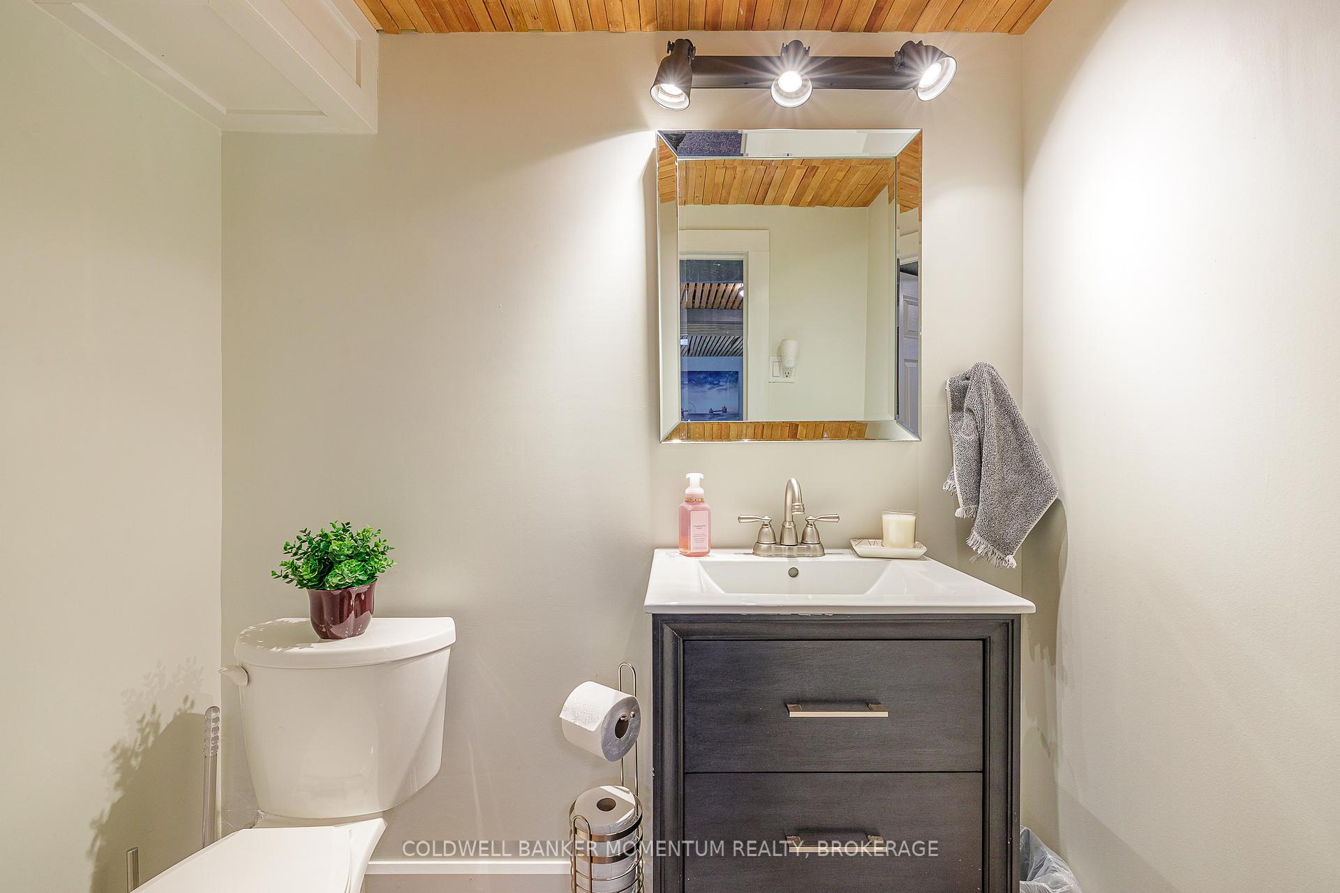 Photo 19 of 30 St. Hildas Court, St. Catharines, Haig — HOMEH