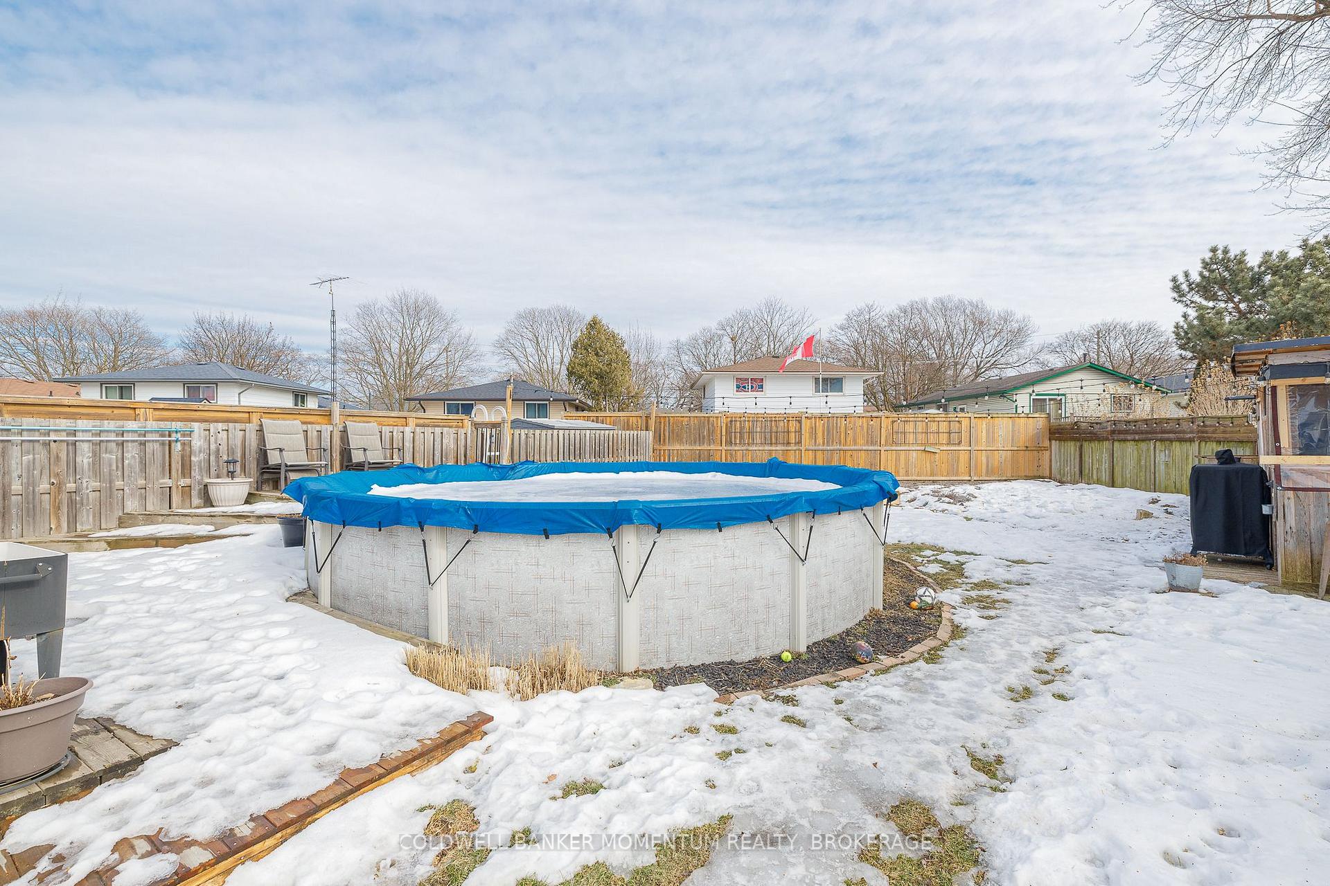Photo 24 of 30 St. Hildas Court, St. Catharines, Haig — HOMEH