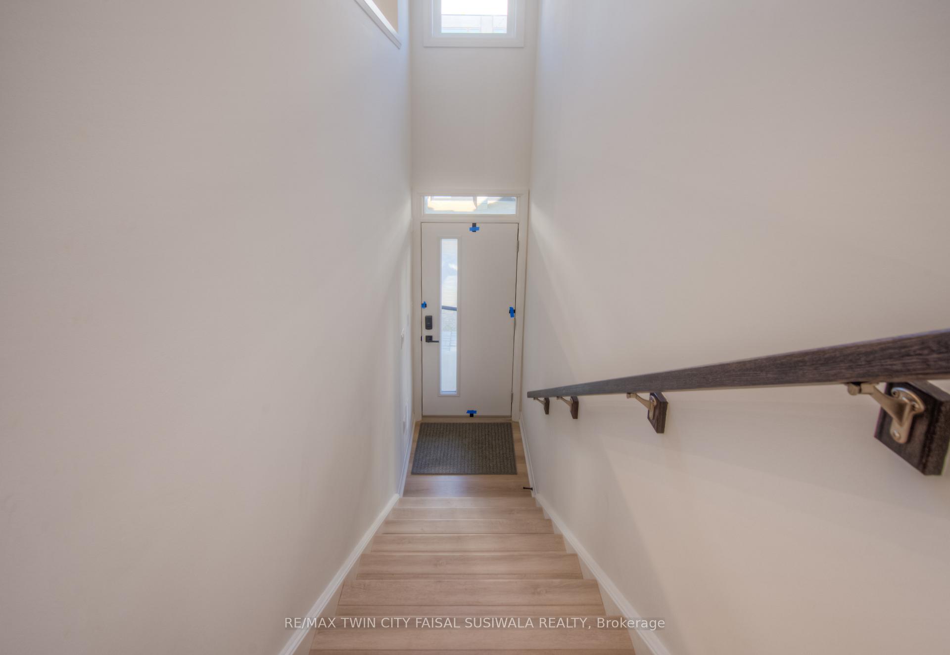 Photo 4 of Unit 82, 55 Tom Brown Drive, Brant, Paris — HOMEH