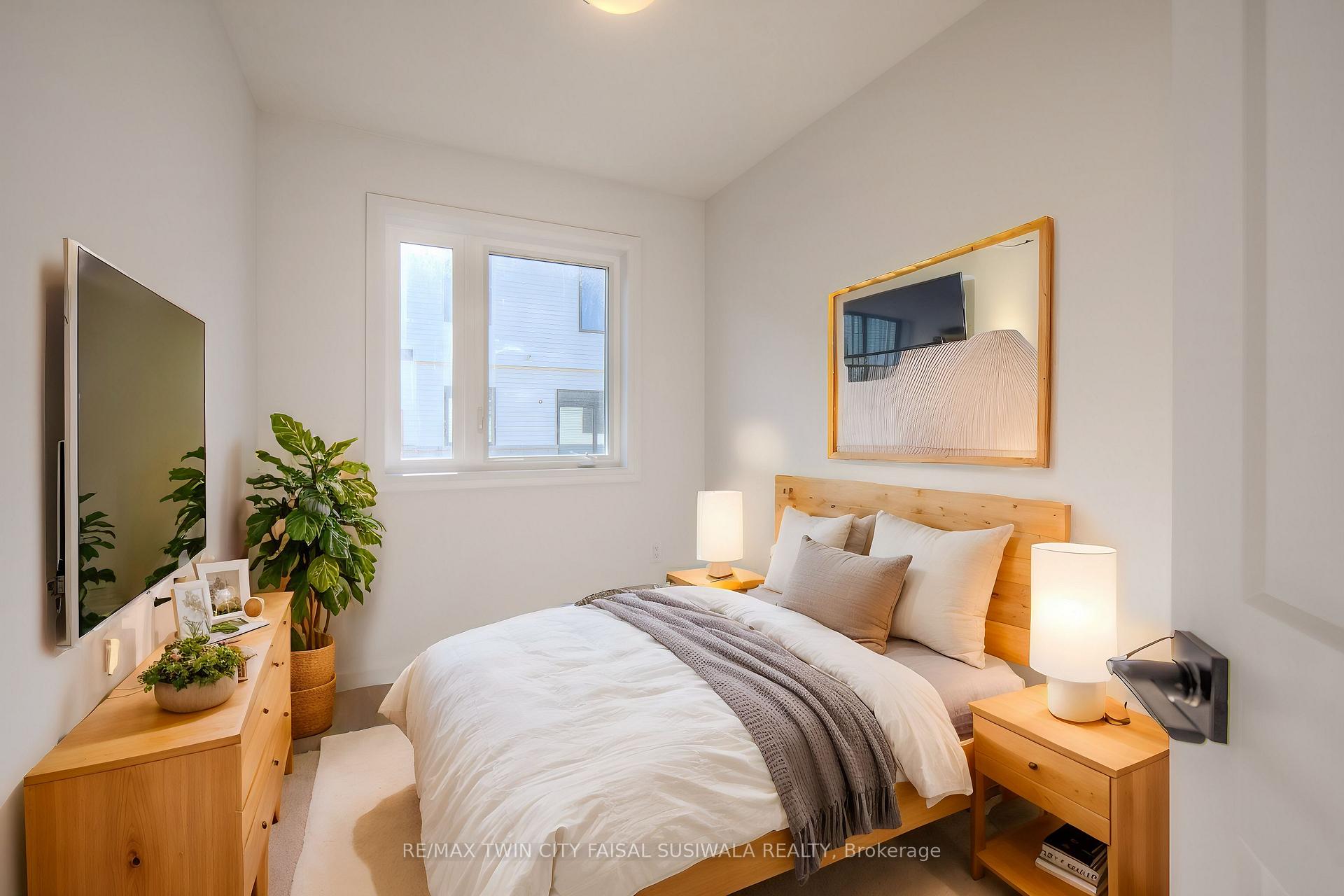 Photo 13 of Unit 82, 55 Tom Brown Drive, Brant, Paris — HOMEH
