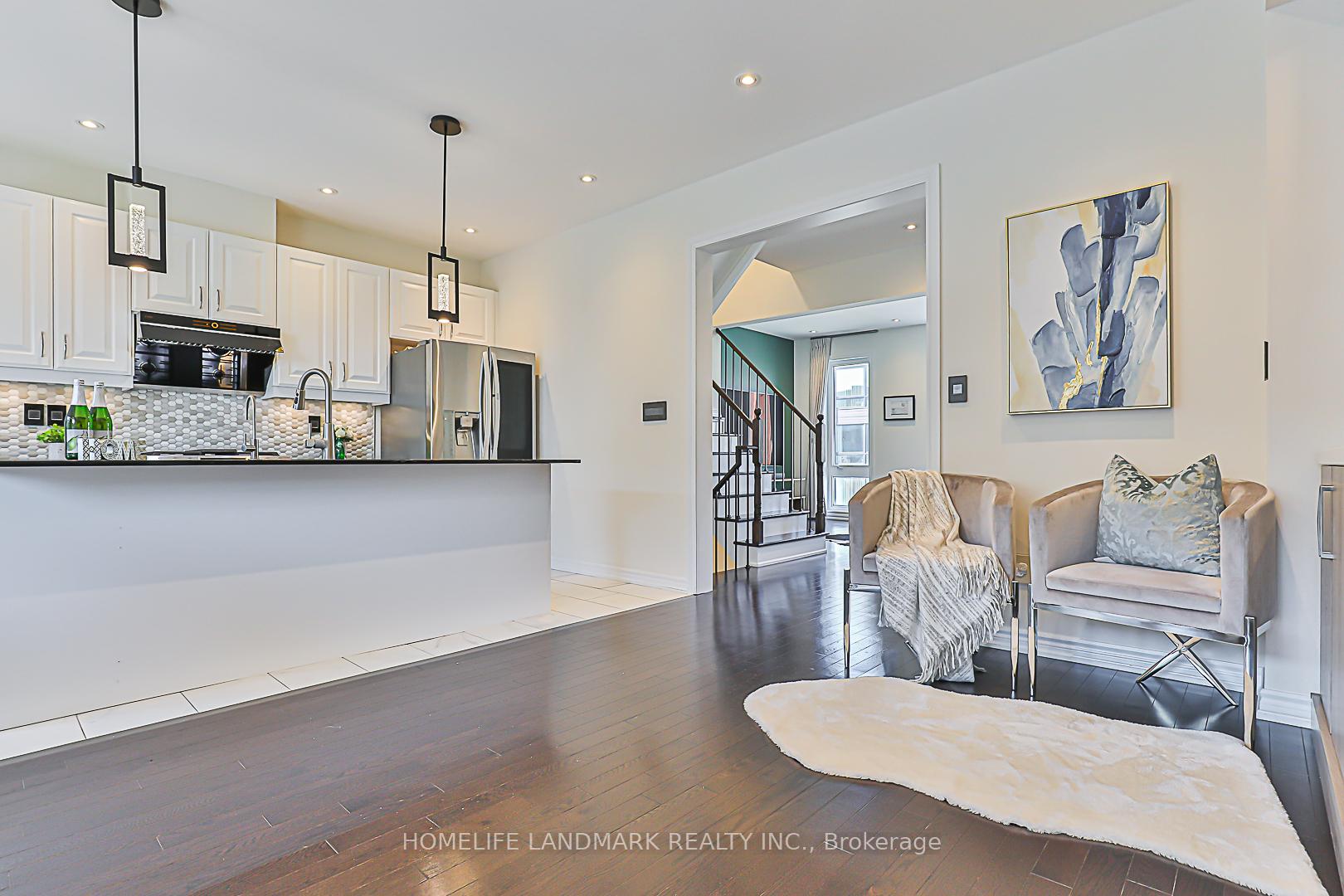 Photo 23 of 25 Breyworth Road, Markham, Victoria Square — HOMEH