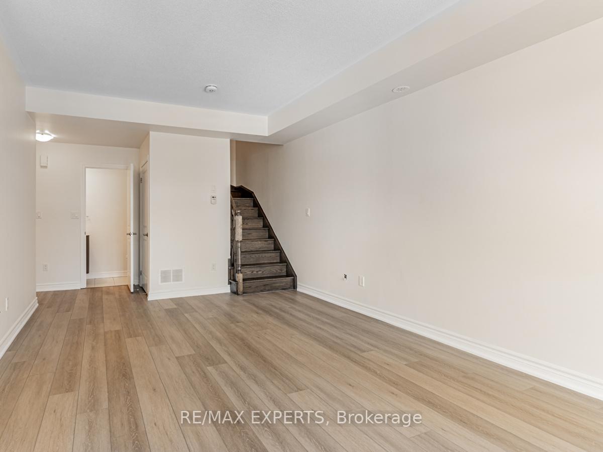 Photo 4 of Unit 303, 199 Pine Grove Road, Vaughan, Islington Woods — HOMEH