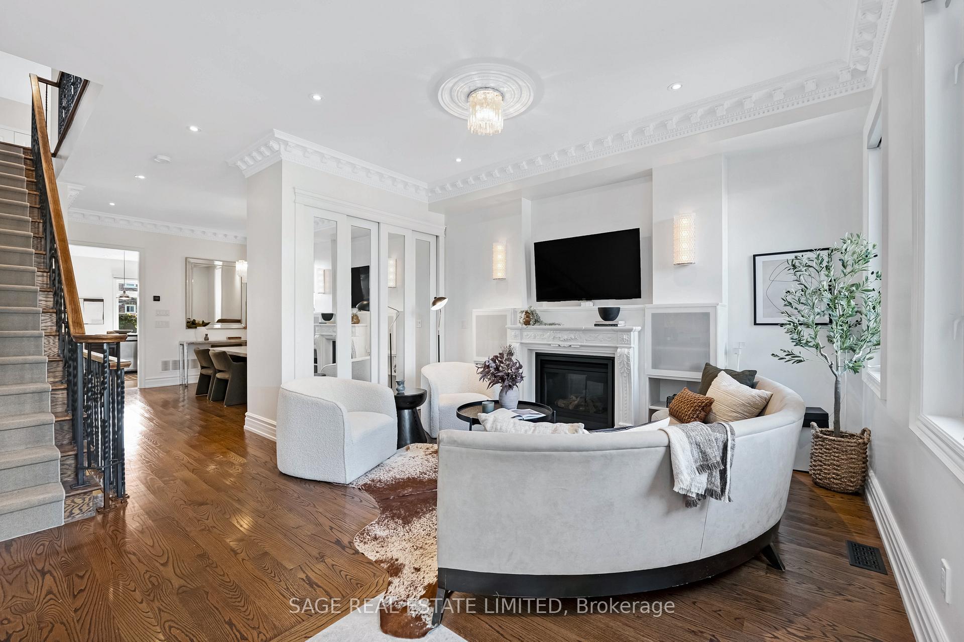 Photo 3 of 35 Thelma Avenue, Toronto, Forest Hill South — HOMEH