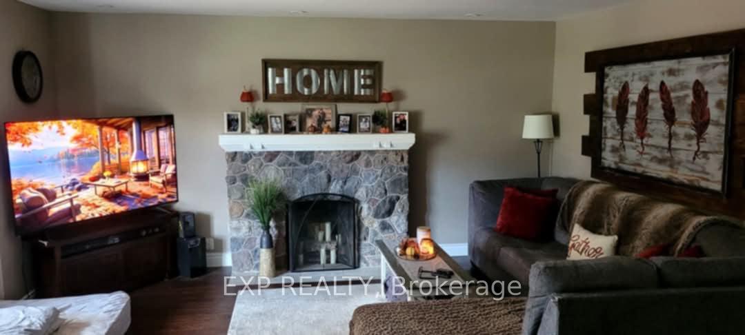 Photo 3 of 39-1 Centennial Parkway S, Hamilton, Stoney Creek — HOMEH