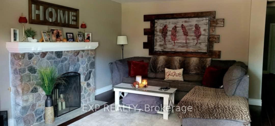Photo 2 of 39-1 Centennial Parkway S, Hamilton, Stoney Creek — HOMEH