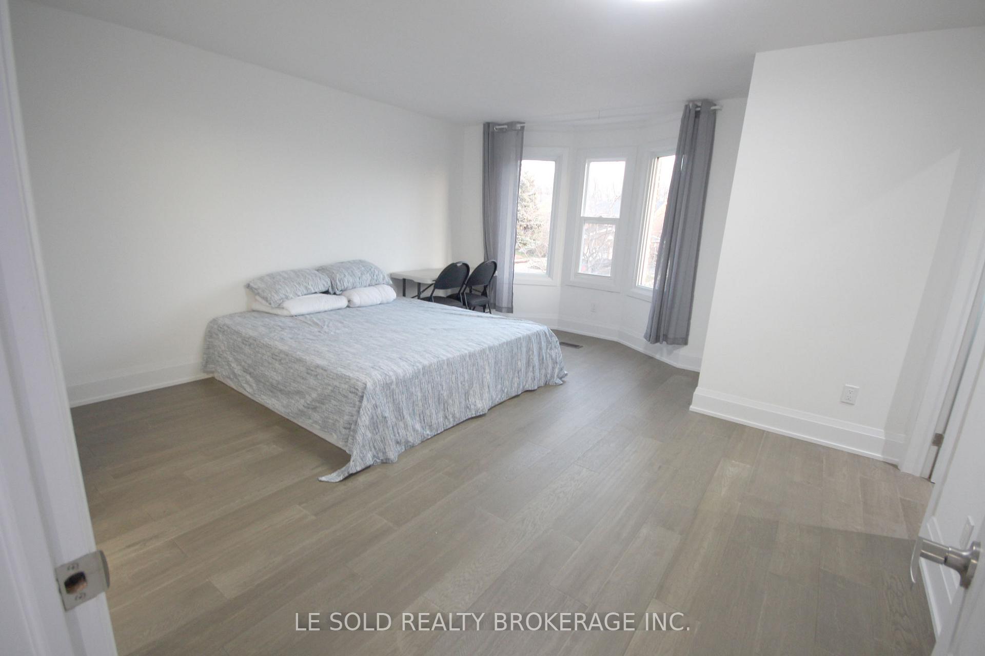 Photo 4 of Unit Upper, 750 Highglen Avenue, Markham, Middlefield — HOMEH