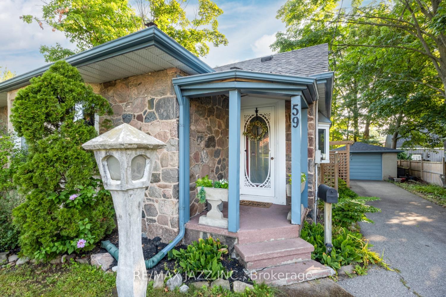 Photo 3 of 59 Harmony Road N, Oshawa, Eastdale — HOMEH