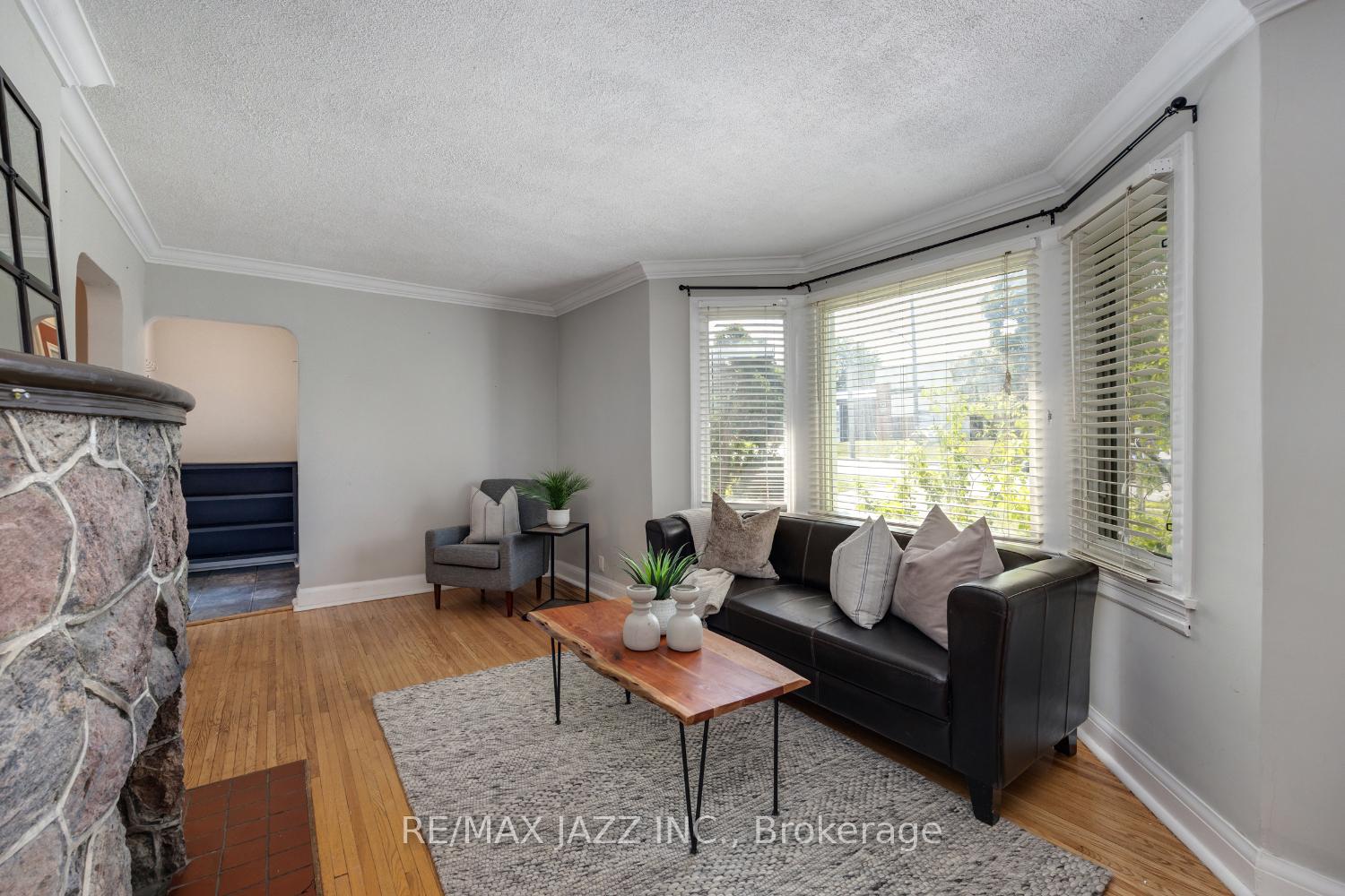 Photo 5 of 59 Harmony Road N, Oshawa, Eastdale — HOMEH