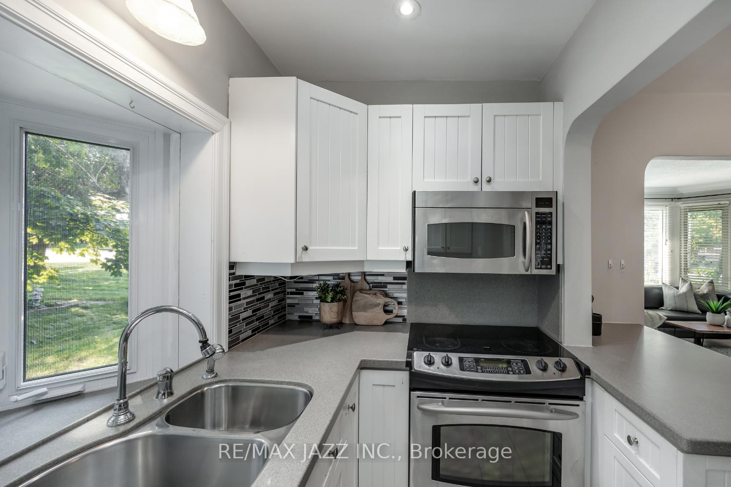Photo 8 of 59 Harmony Road N, Oshawa, Eastdale — HOMEH
