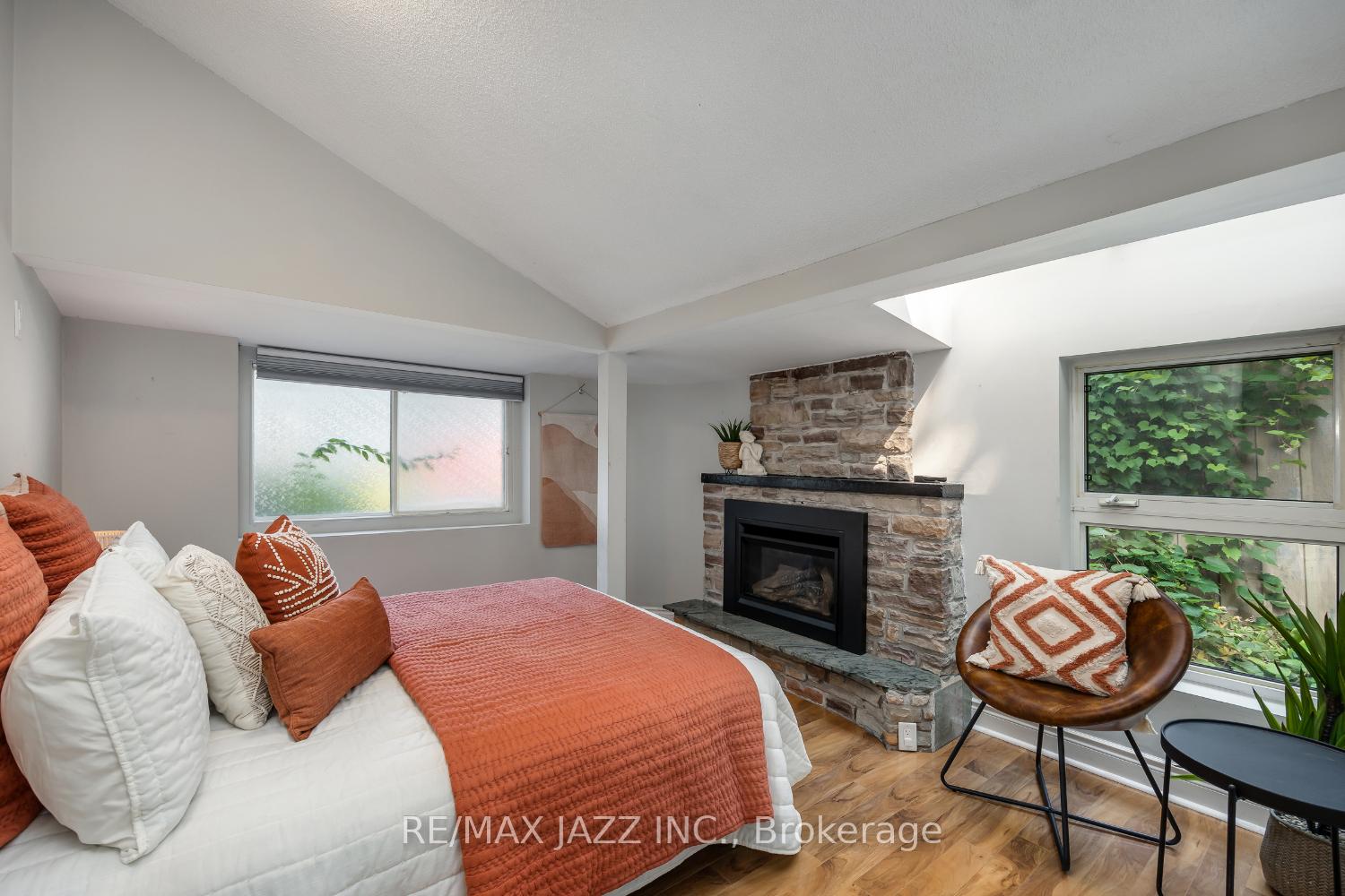 Photo 15 of 59 Harmony Road N, Oshawa, Eastdale — HOMEH