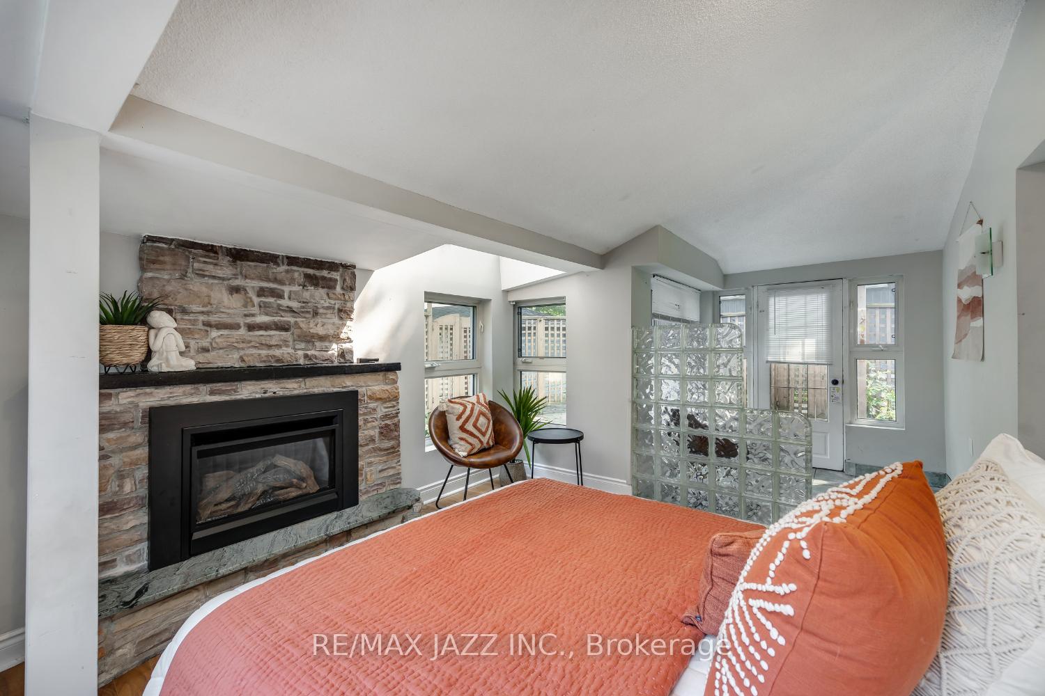 Photo 17 of 59 Harmony Road N, Oshawa, Eastdale — HOMEH