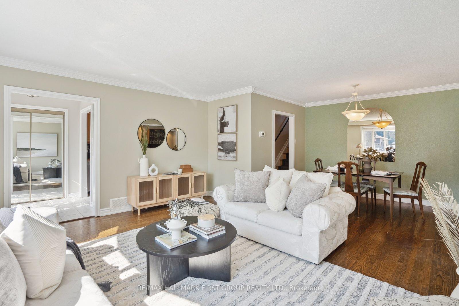 Photo 3 of 980 Essa Crescent, Pickering, West Shore — HOMEH