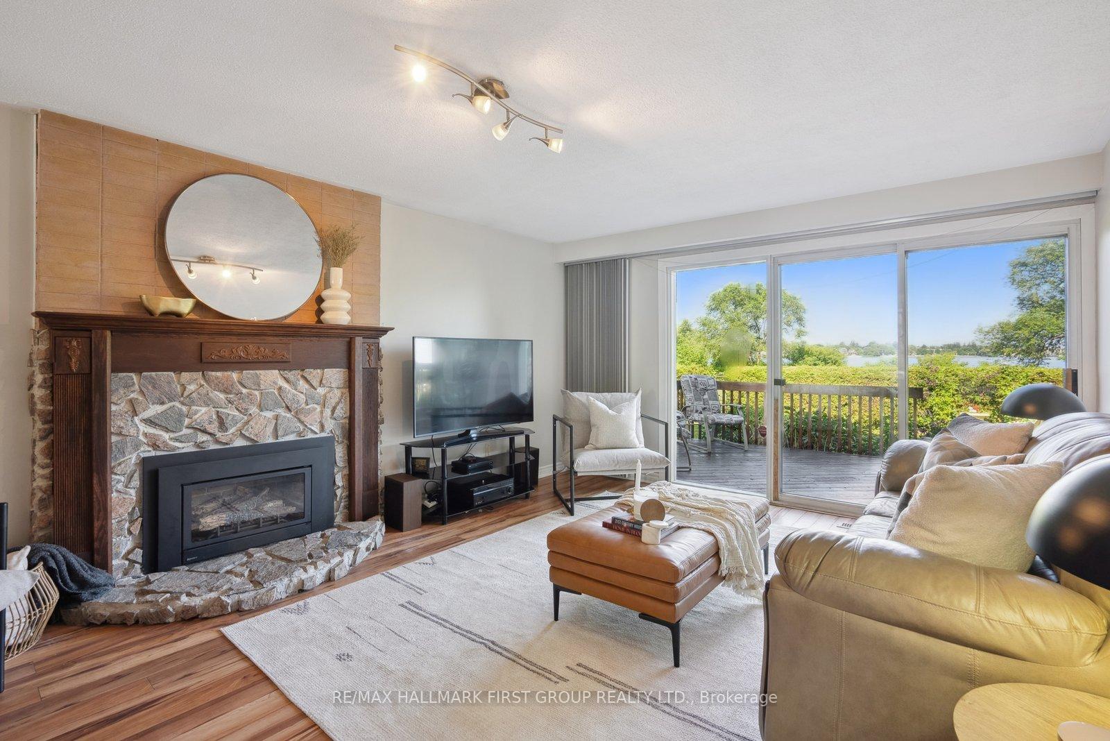 Photo 10 of 980 Essa Crescent, Pickering, West Shore — HOMEH