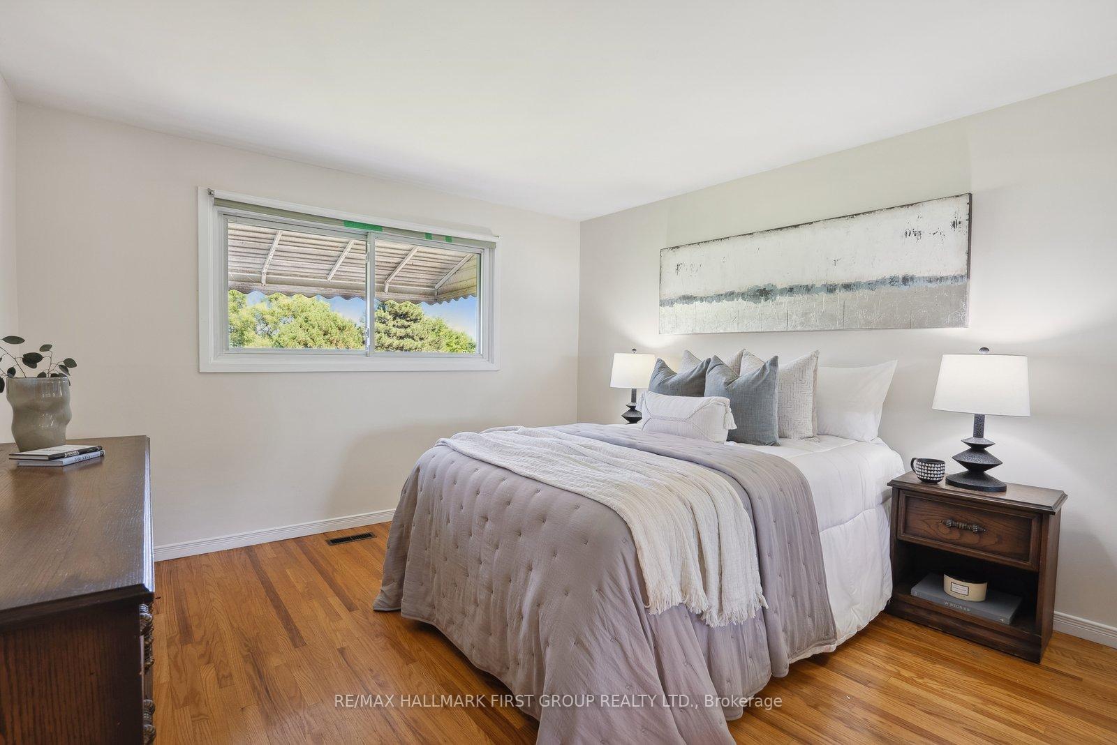 Photo 7 of 980 Essa Crescent, Pickering, West Shore — HOMEH