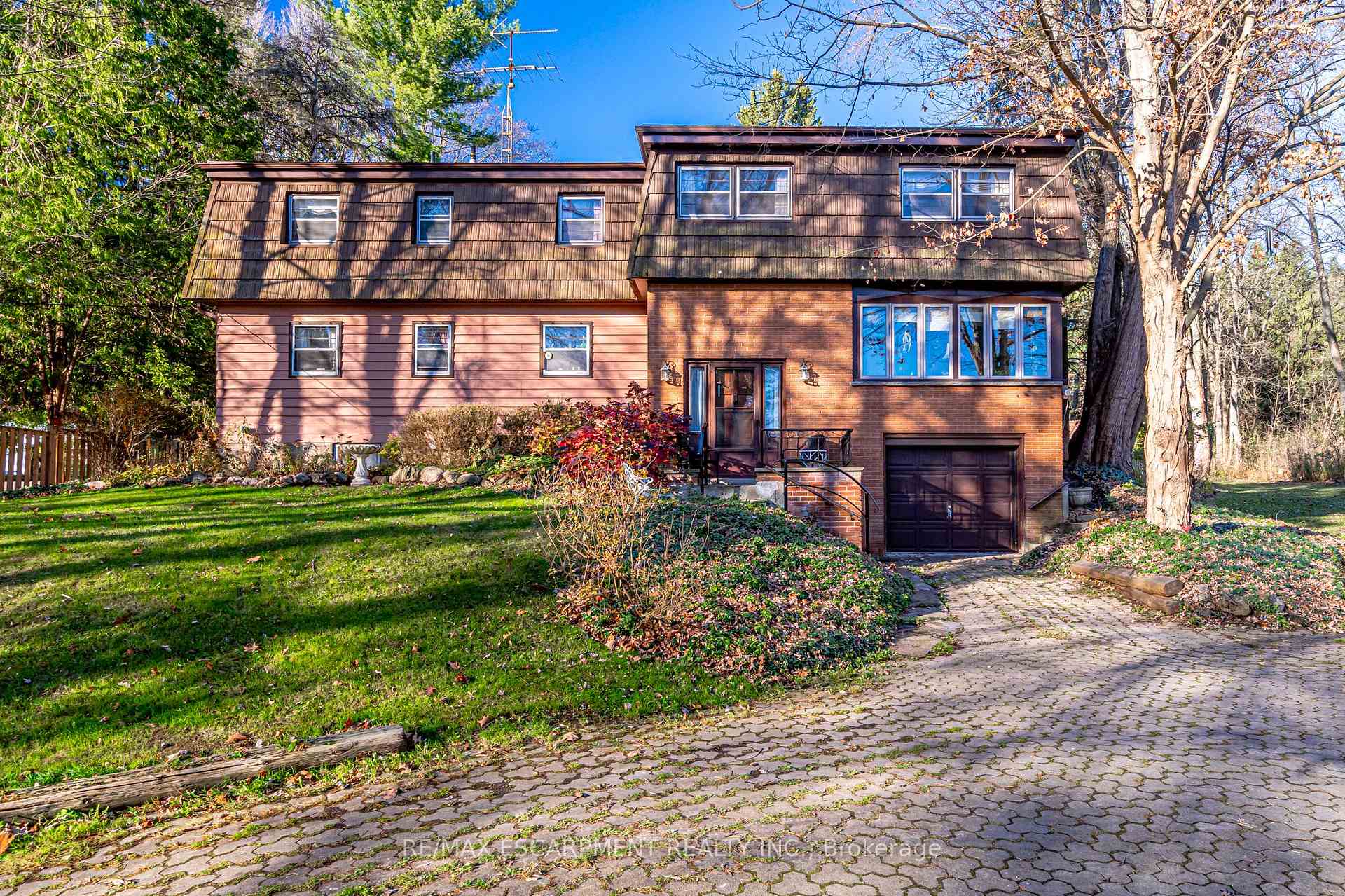 Photo 1 of 1055 Governors Road, Hamilton, Rural Dundas — HOMEH