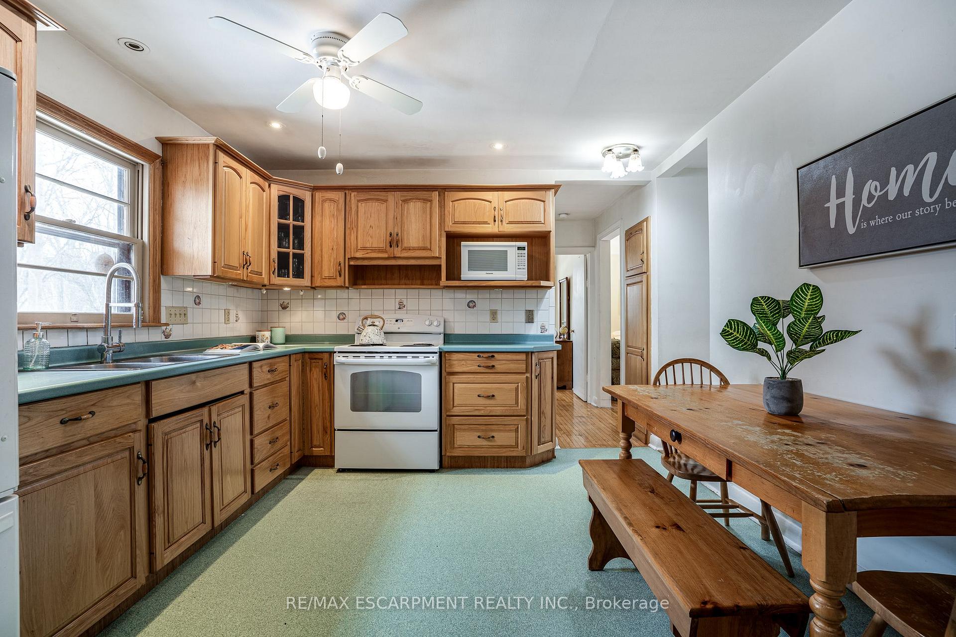 Photo 13 of 1055 Governors Road, Hamilton, Rural Dundas — HOMEH