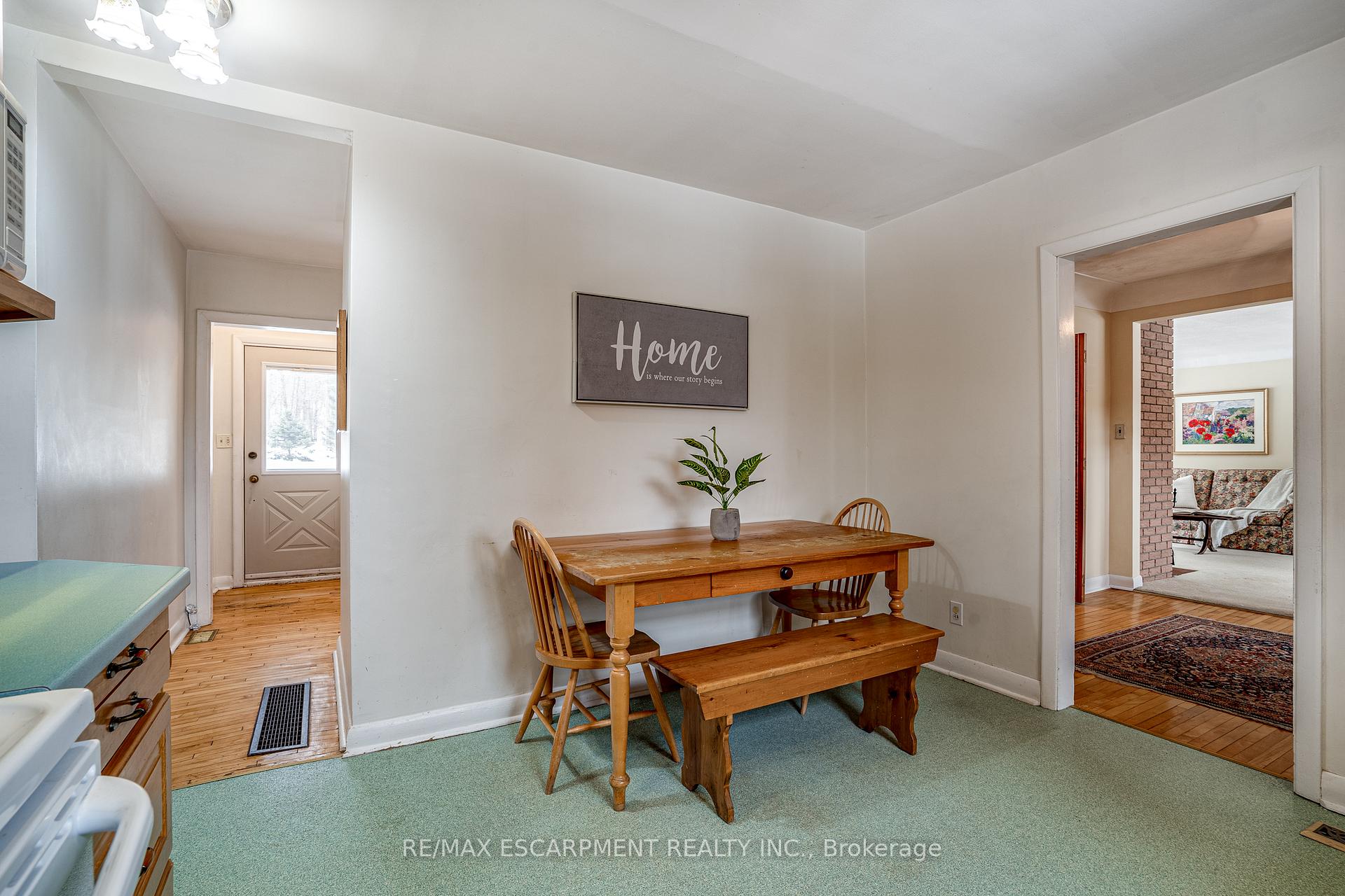 Photo 3 of 1055 Governors Road, Hamilton, Rural Dundas — HOMEH