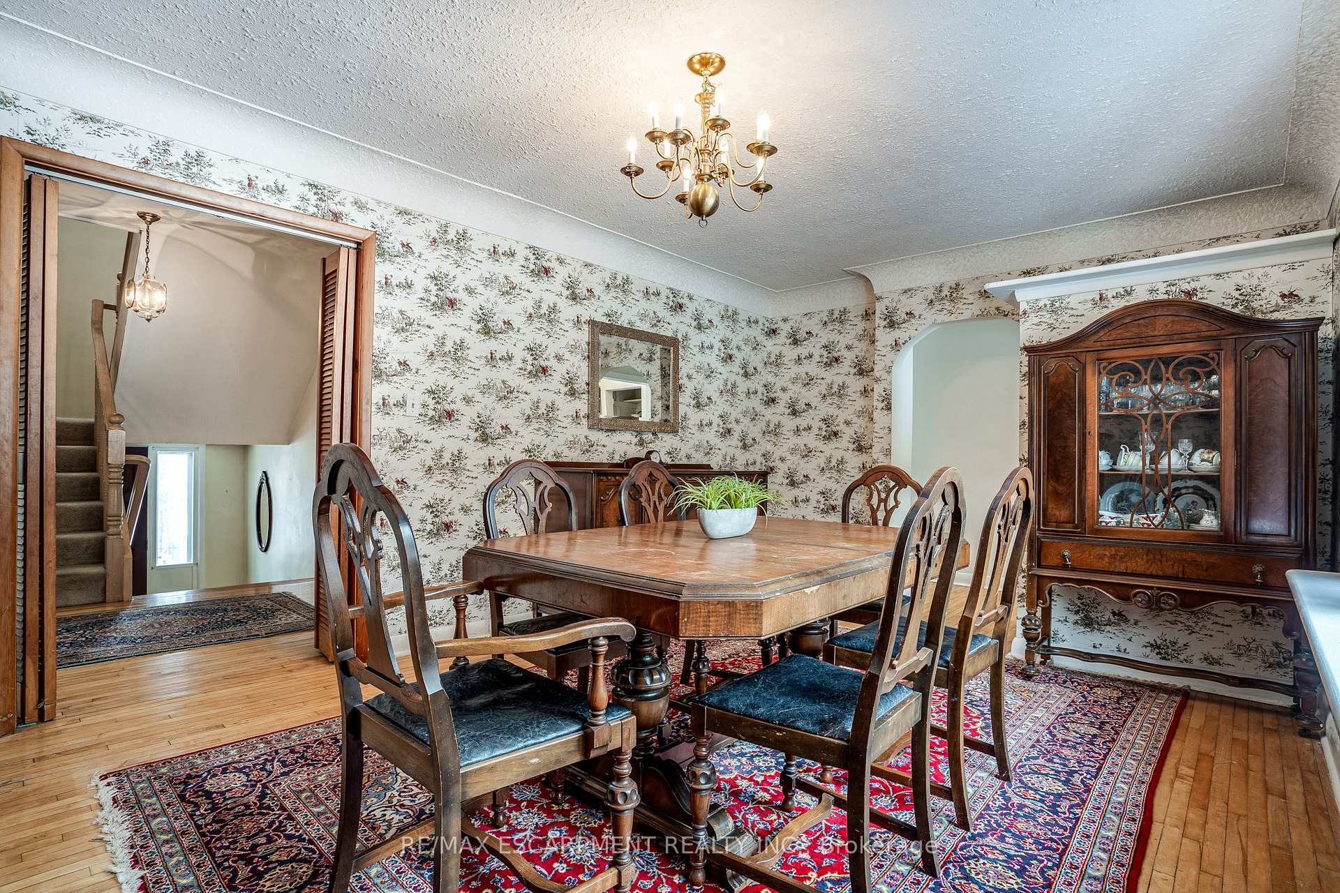 Photo 9 of 1055 Governors Road, Hamilton, Rural Dundas — HOMEH