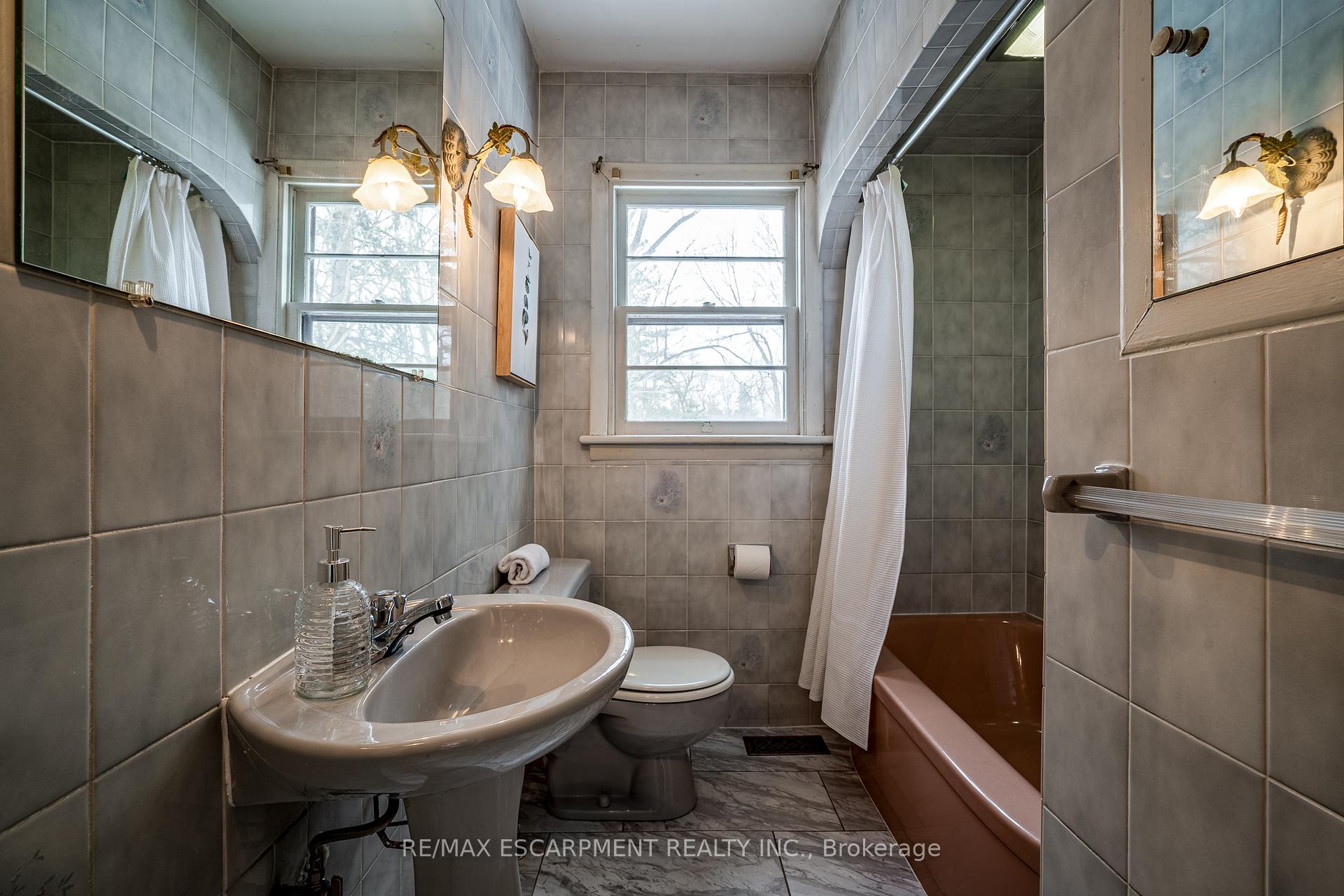 Photo 12 of 1055 Governors Road, Hamilton, Rural Dundas — HOMEH