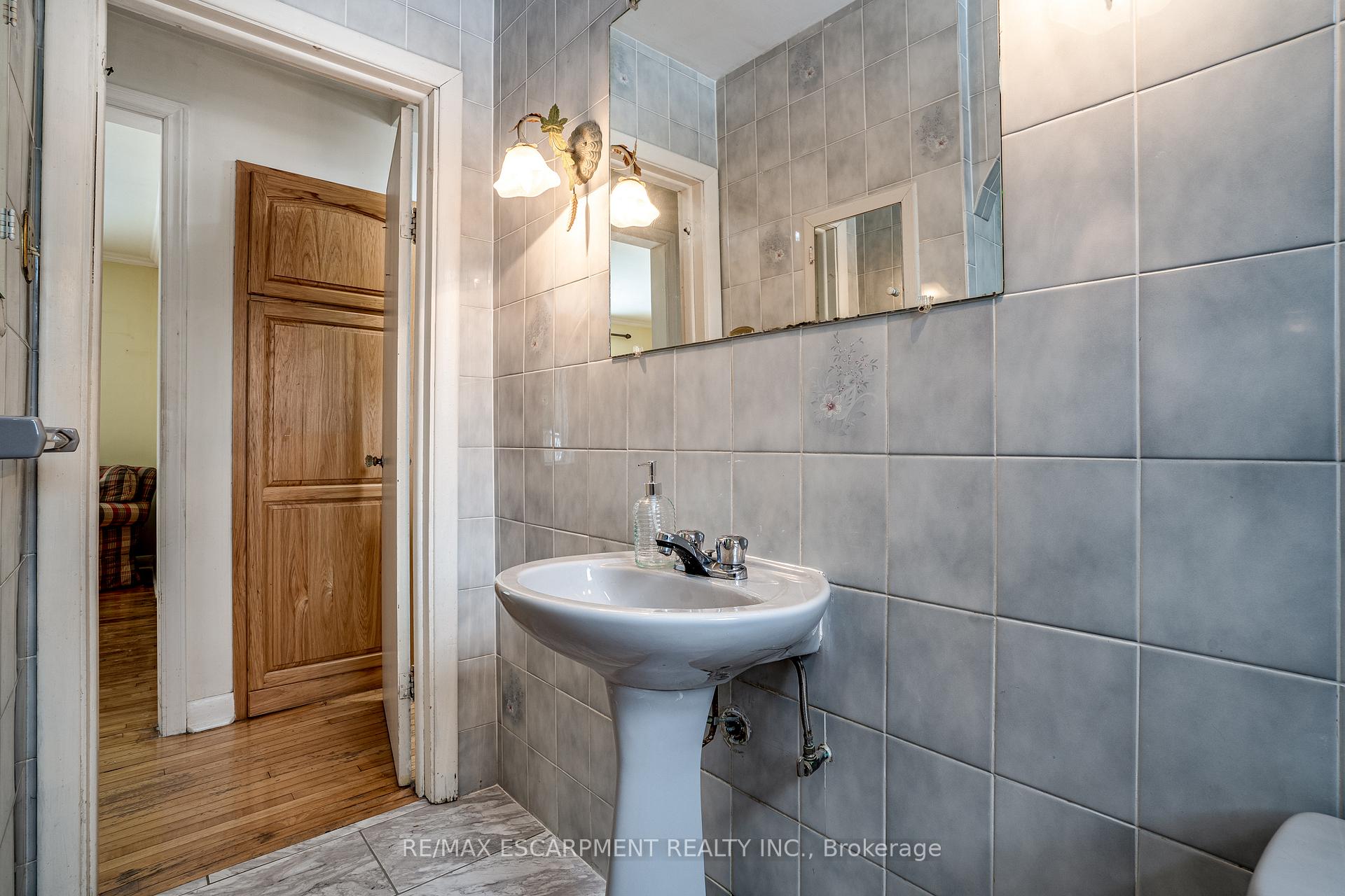 Photo 26 of 1055 Governors Road, Hamilton, Rural Dundas — HOMEH