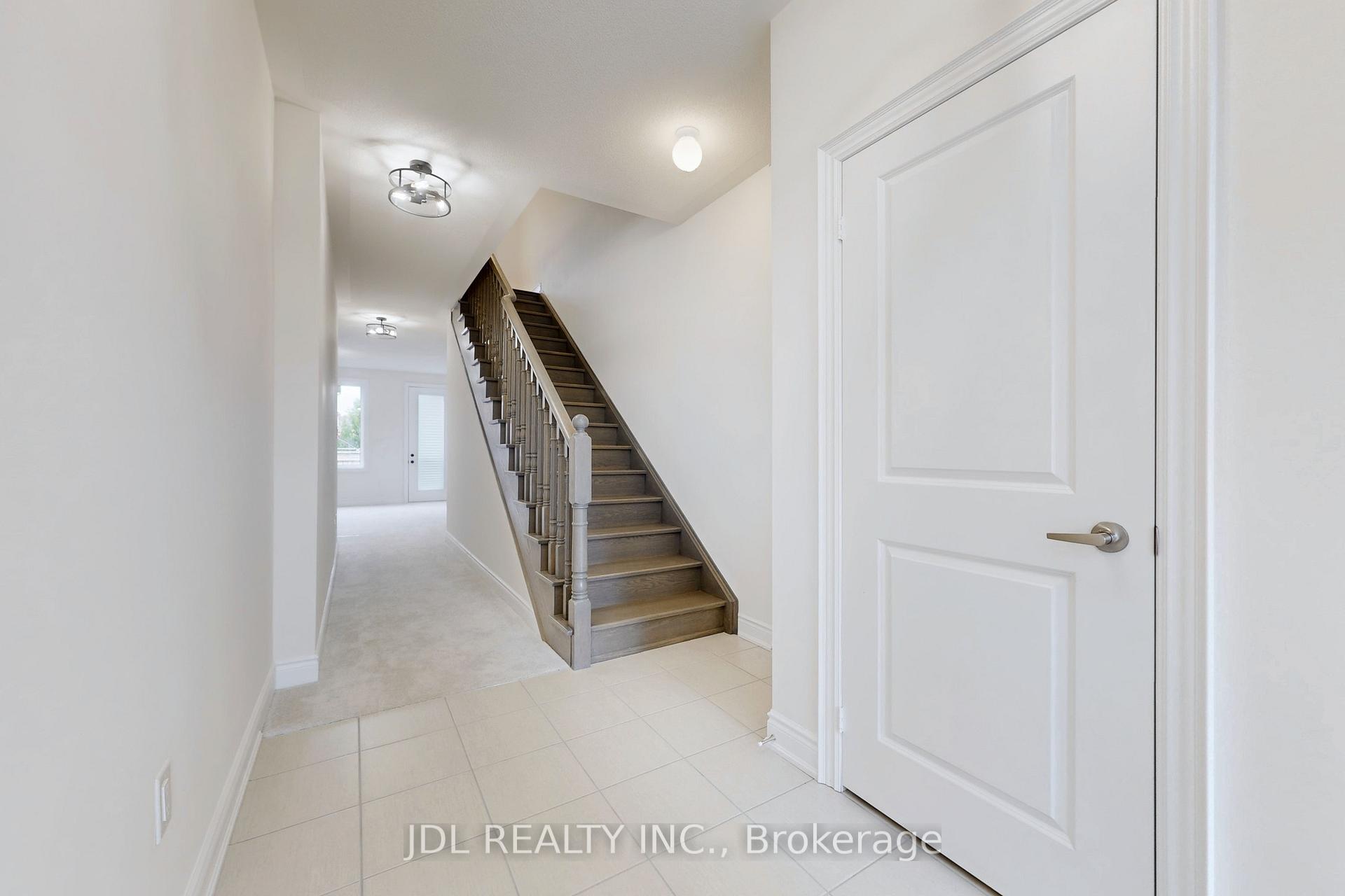 Photo 5 of 173 Tennant Circle, Vaughan, Vellore Village — HOMEH