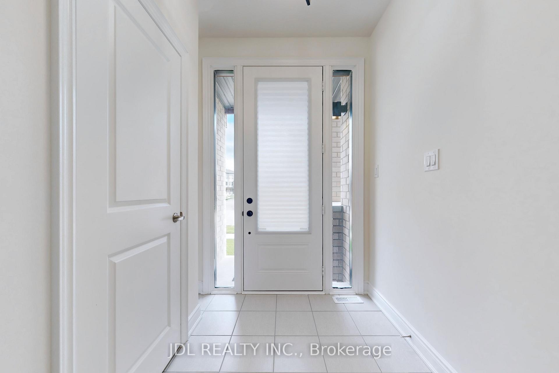 Photo 2 of 173 Tennant Circle, Vaughan, Vellore Village — HOMEH