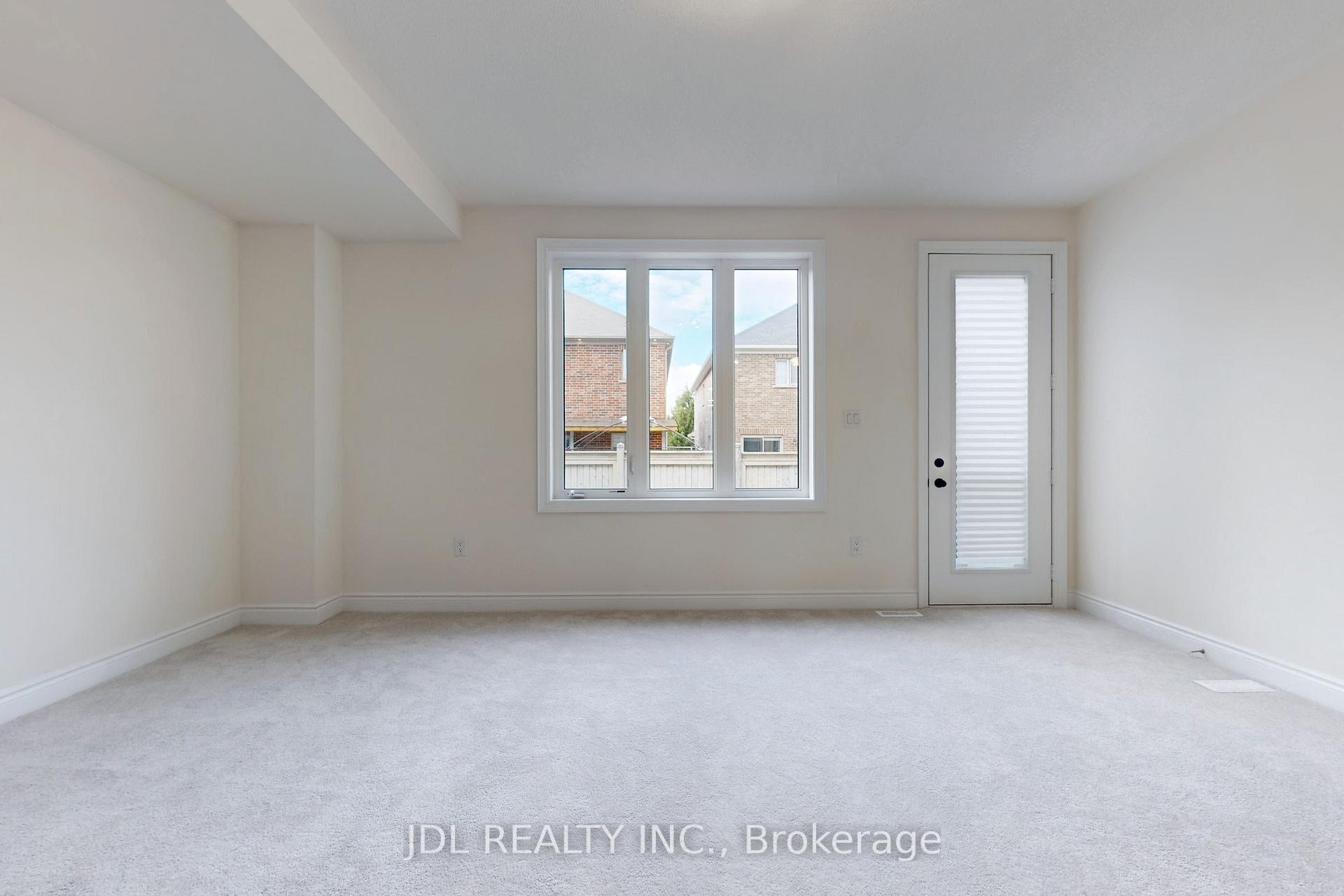Photo 3 of 173 Tennant Circle, Vaughan, Vellore Village — HOMEH