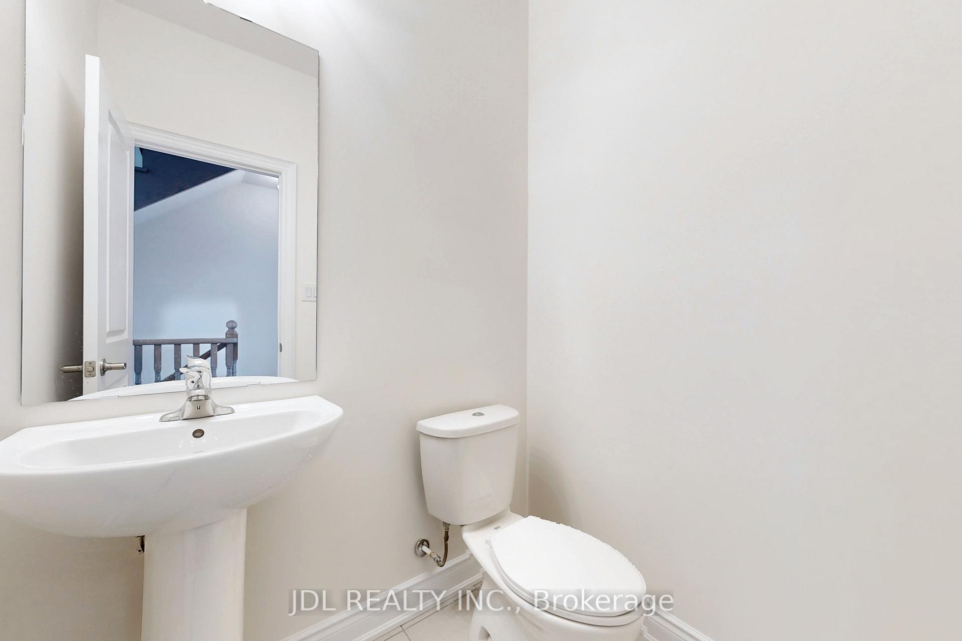 Photo 4 of 173 Tennant Circle, Vaughan, Vellore Village — HOMEH