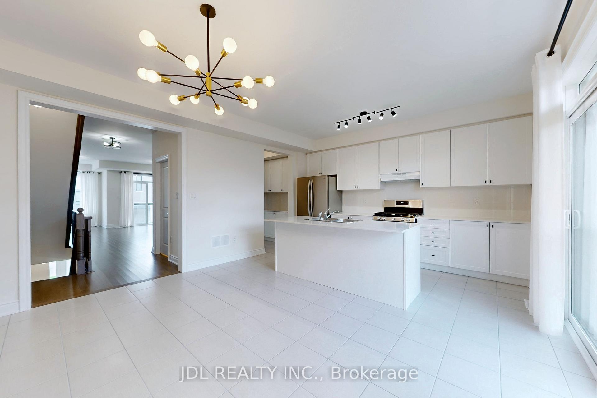 Photo 23 of 173 Tennant Circle, Vaughan, Vellore Village — HOMEH