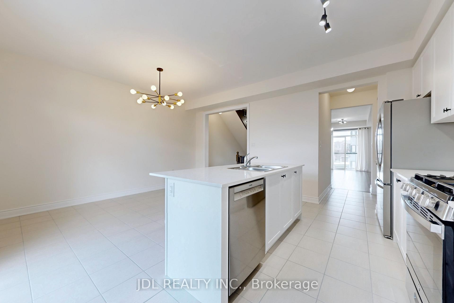 Photo 17 of 173 Tennant Circle, Vaughan, Vellore Village — HOMEH