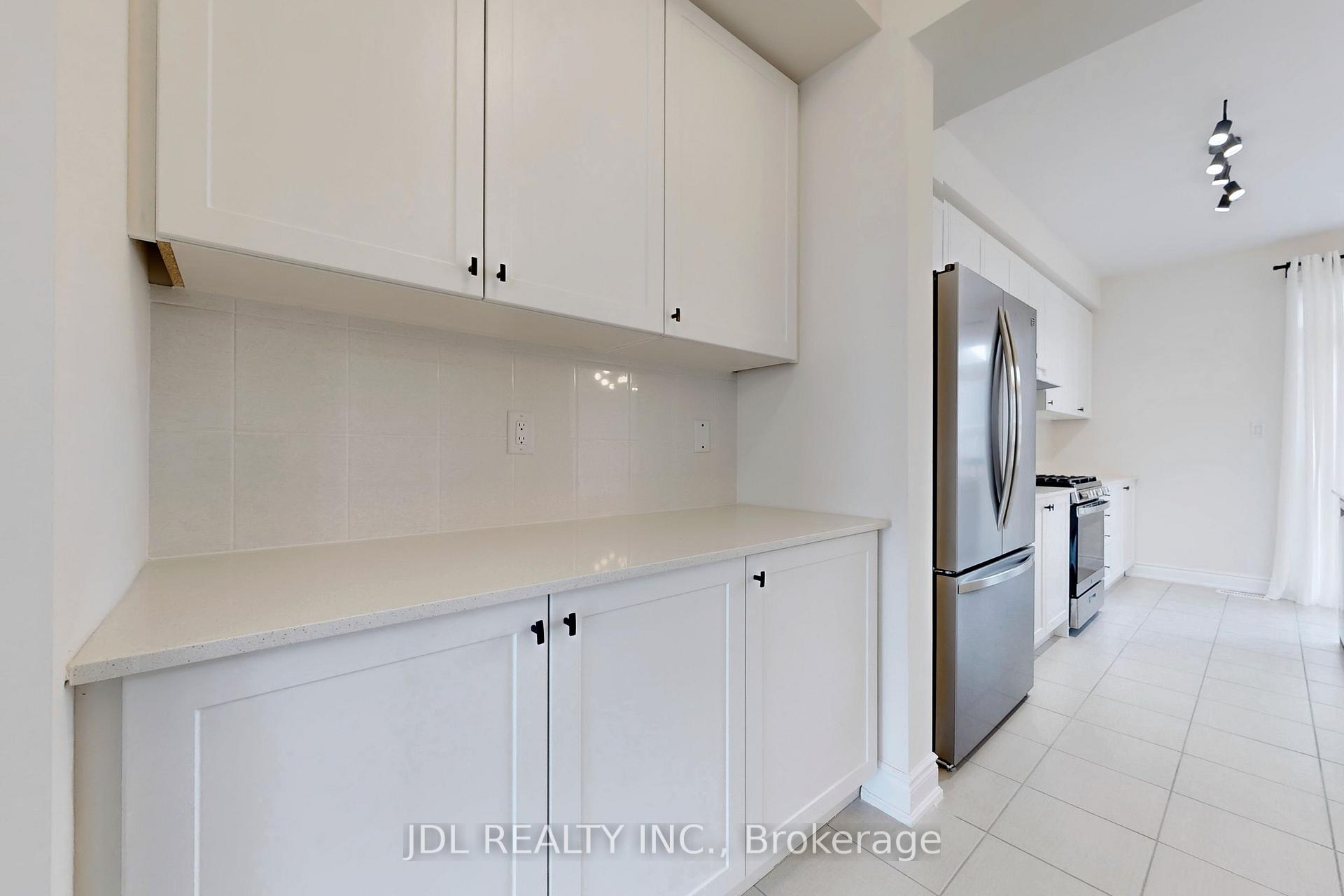 Photo 19 of 173 Tennant Circle, Vaughan, Vellore Village — HOMEH
