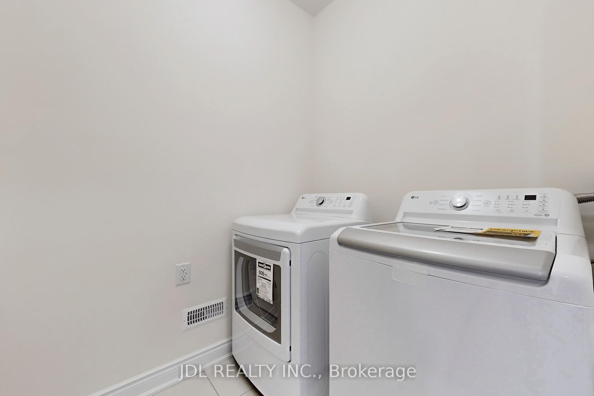 Photo 26 of 173 Tennant Circle, Vaughan, Vellore Village — HOMEH