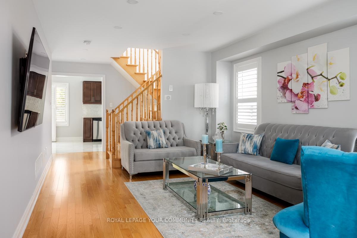 Photo 5 of 35 rosario Drive, Vaughan, Vellore Village — HOMEH