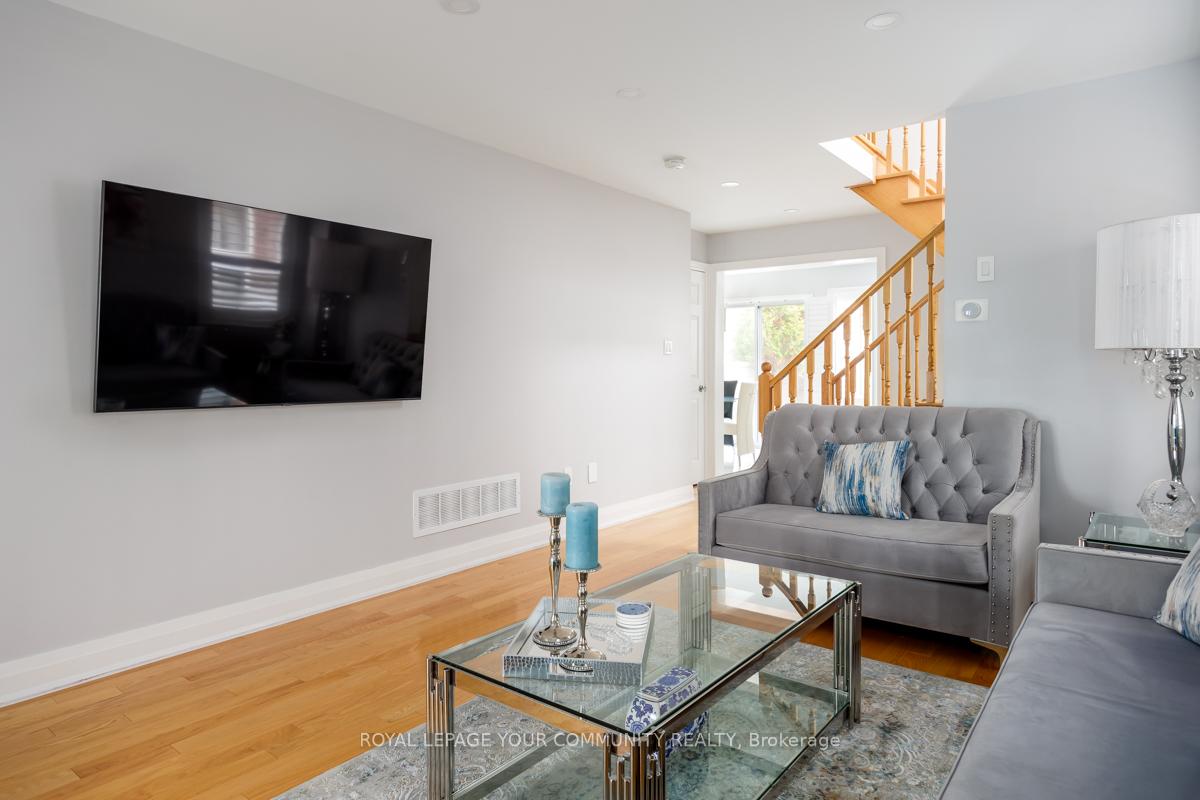 Photo 10 of 35 rosario Drive, Vaughan, Vellore Village — HOMEH