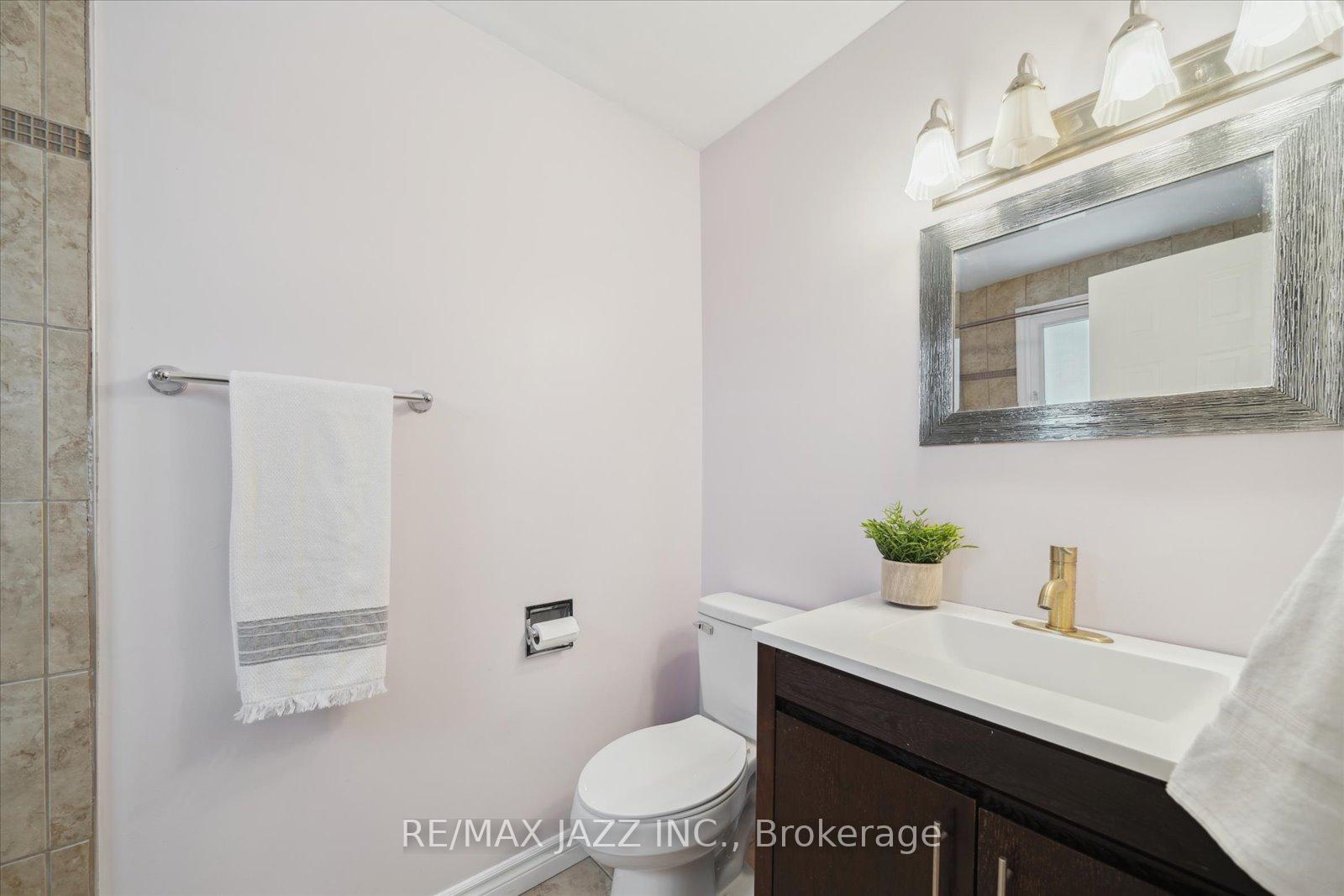 Photo 15 of 12 Glenabbey Drive, Clarington, Courtice — HOMEH