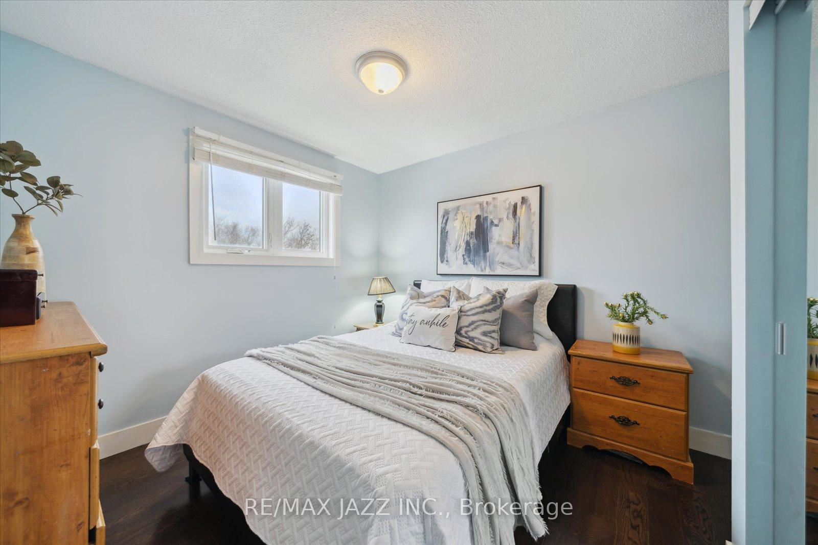Photo 18 of 12 Glenabbey Drive, Clarington, Courtice — HOMEH