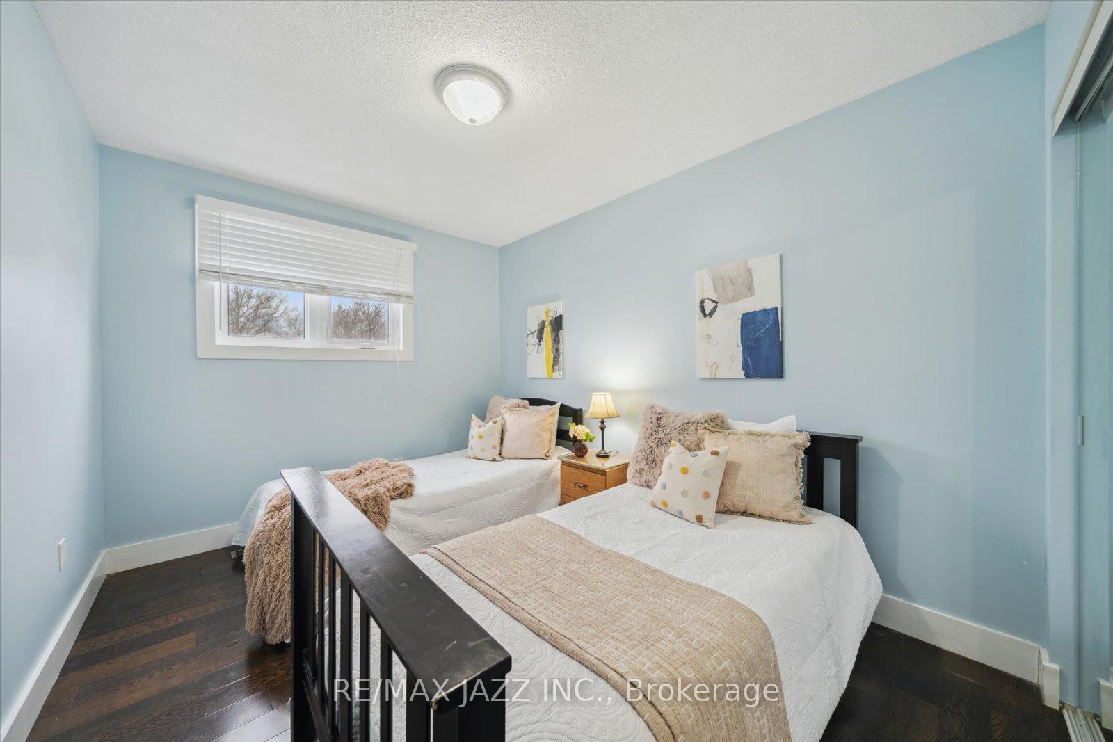Photo 19 of 12 Glenabbey Drive, Clarington, Courtice — HOMEH