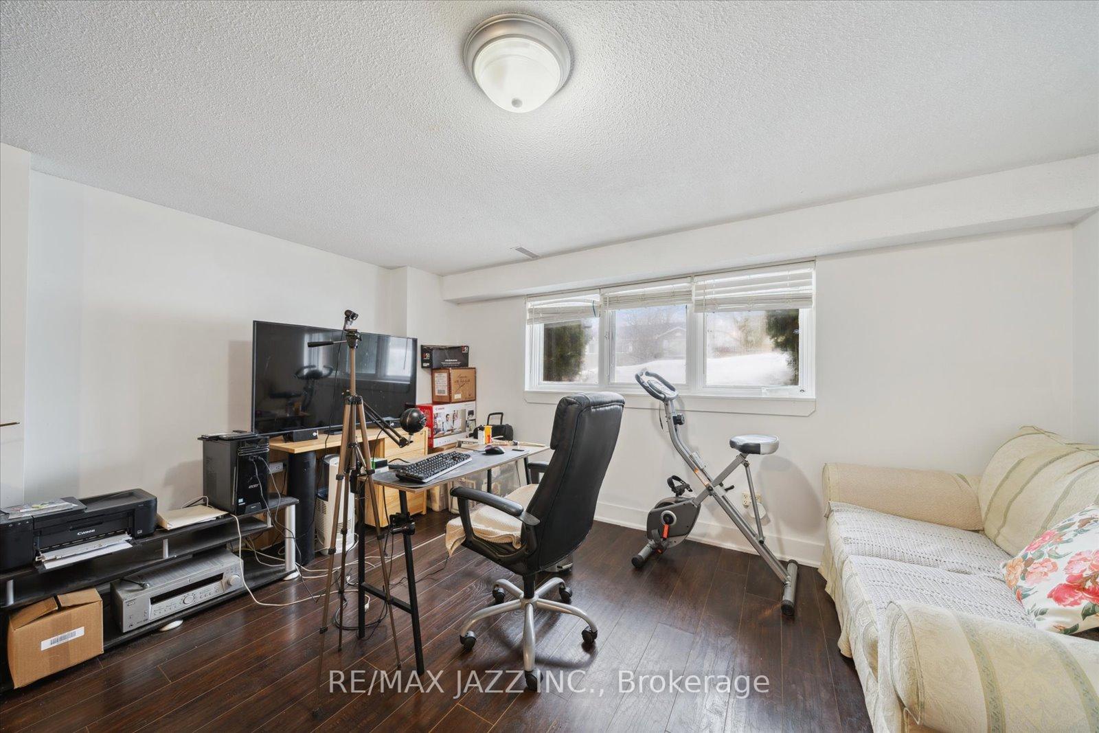Photo 16 of 12 Glenabbey Drive, Clarington, Courtice — HOMEH