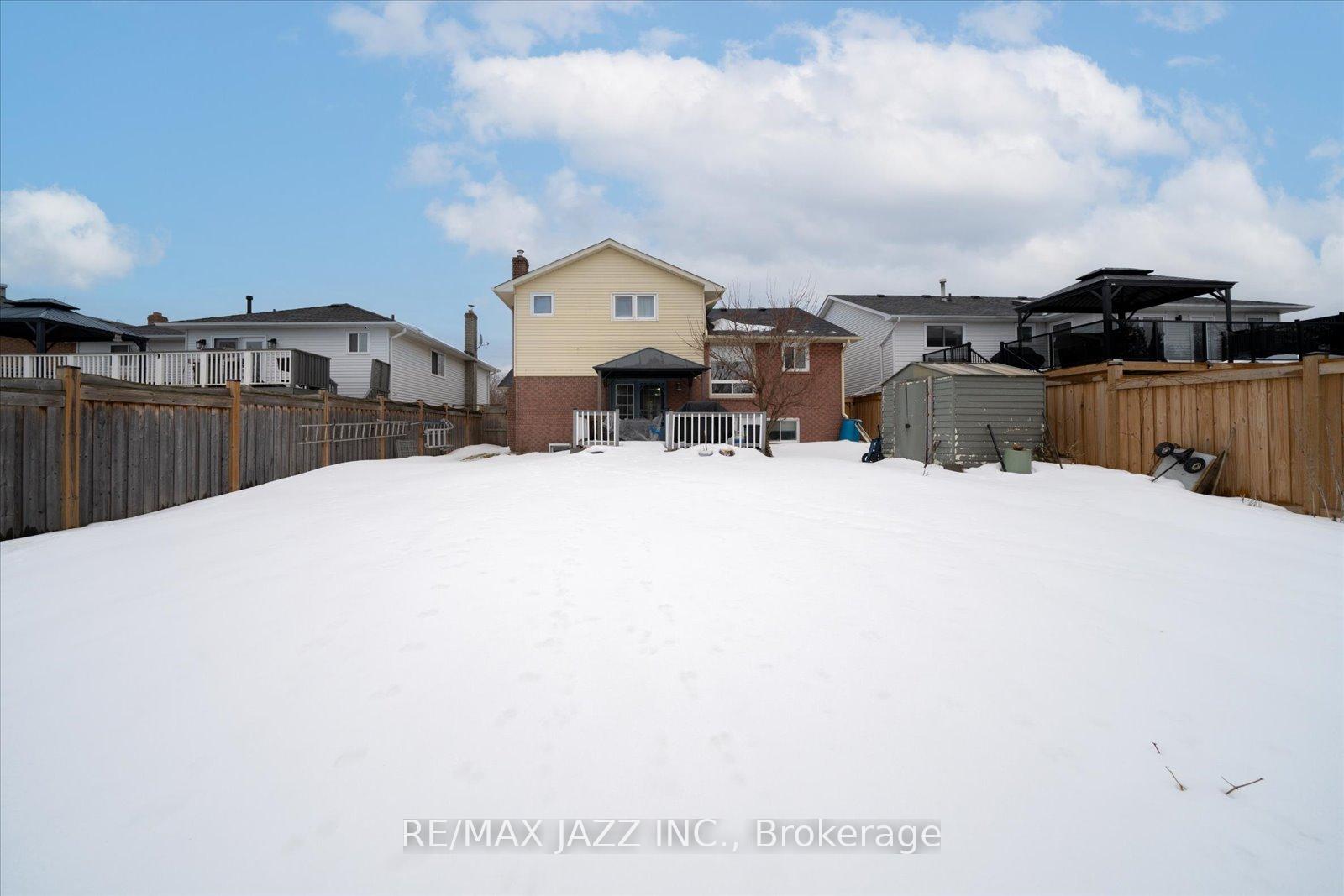Photo 25 of 12 Glenabbey Drive, Clarington, Courtice — HOMEH