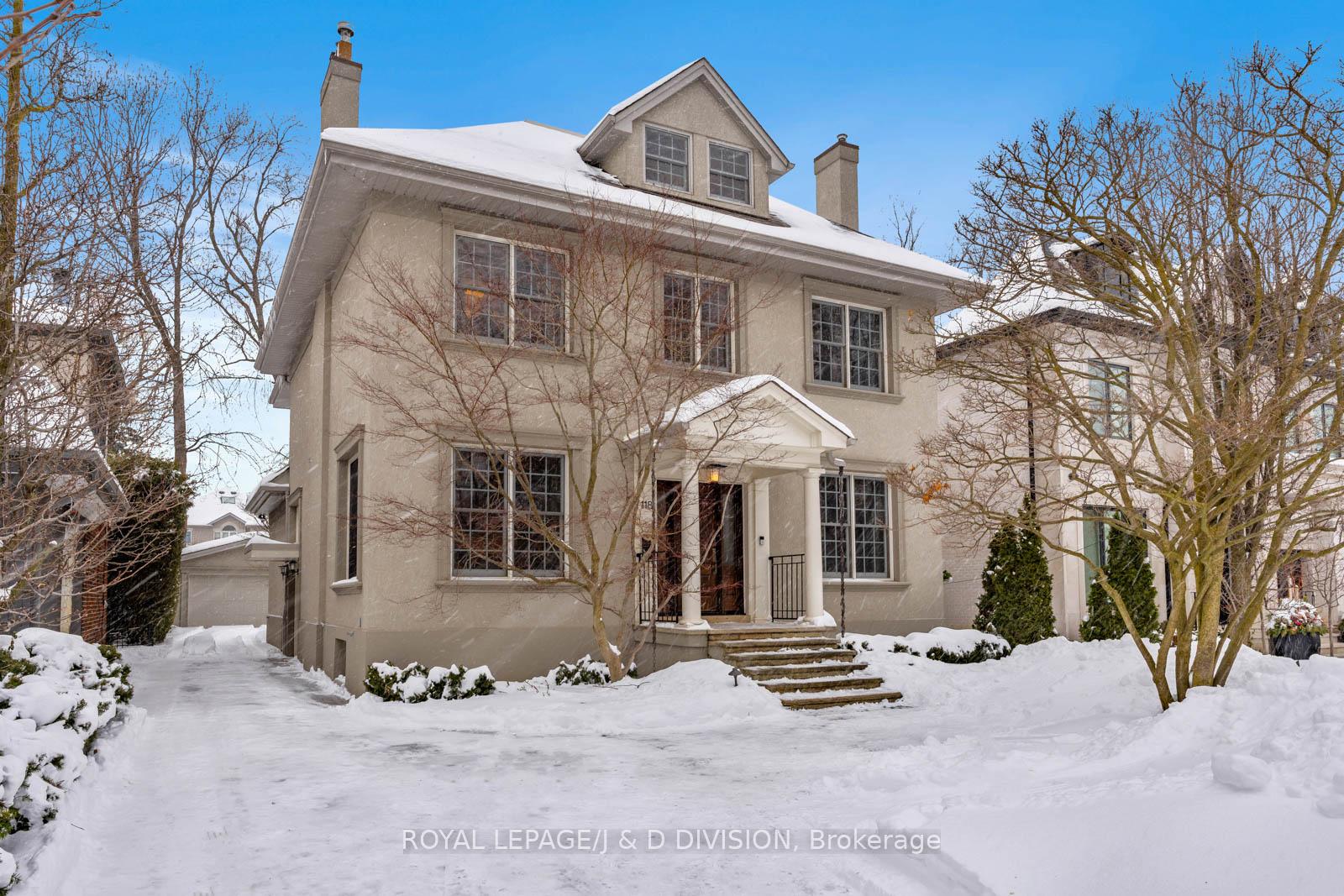 Front of 118 Strathallan Boulevard