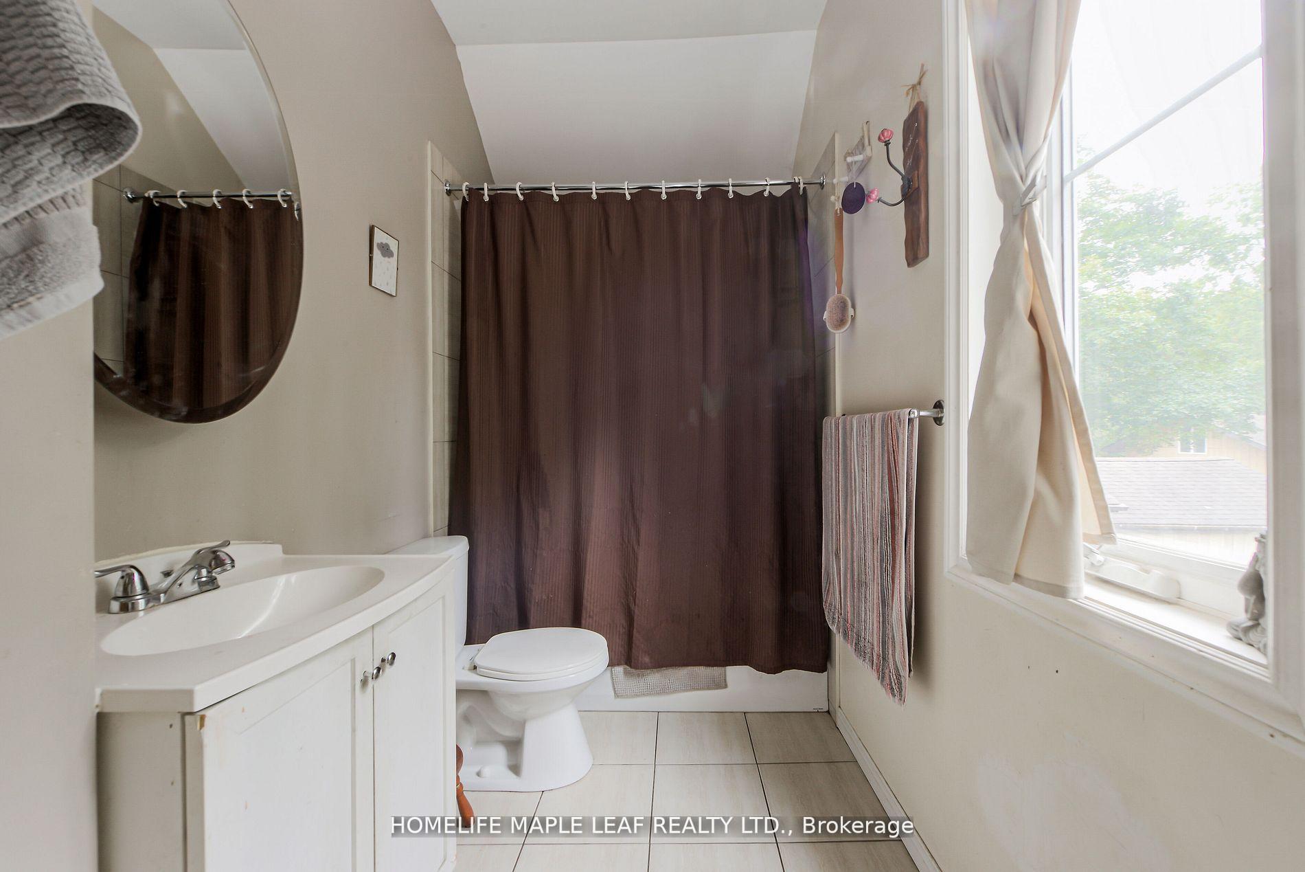 Photo 15 of 24-26 Temperance Street, Caledon, Bolton West — HOMEH