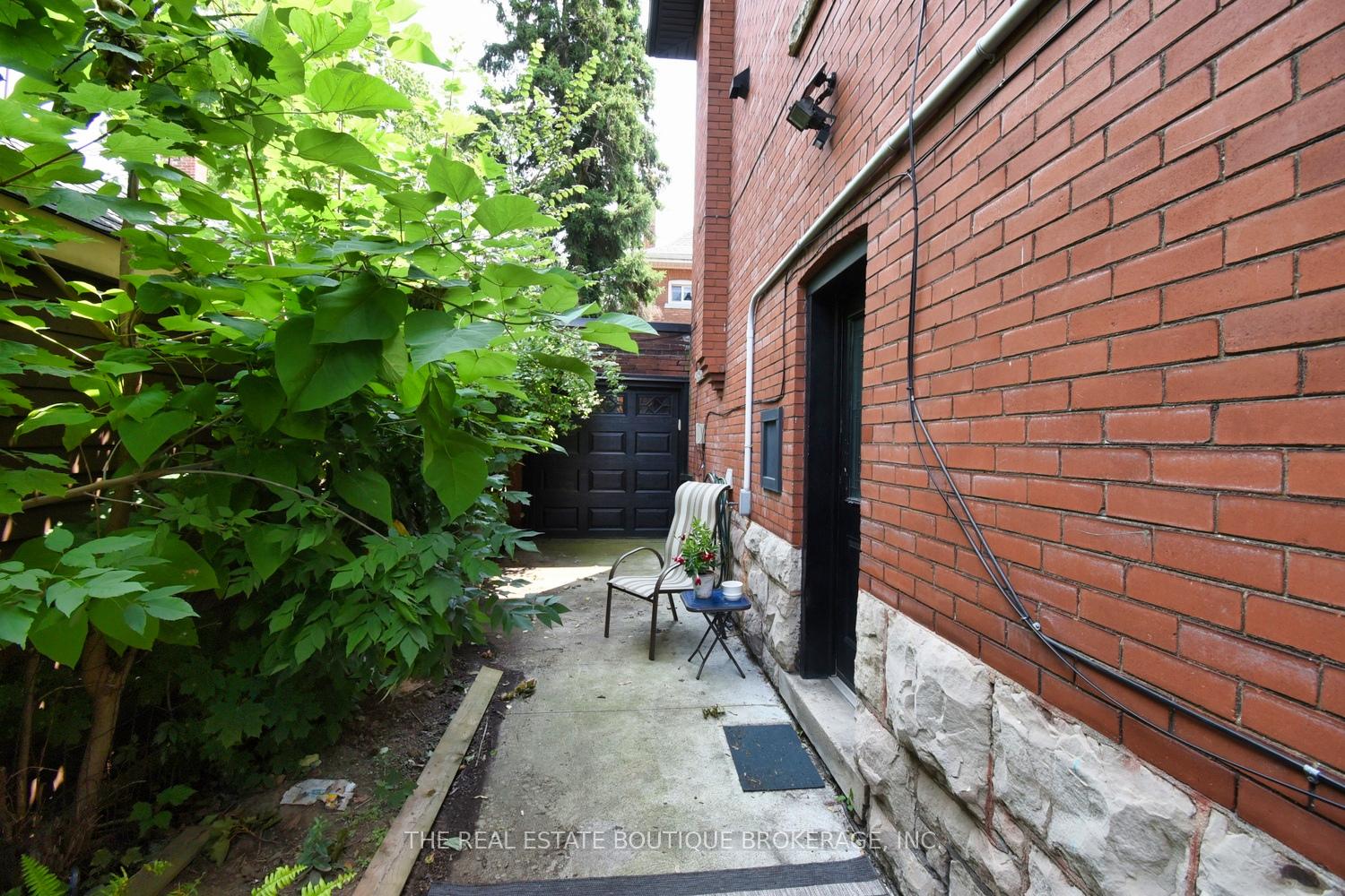 Photo 38 of 185 Fairleigh Avenue S, Hamilton, Blakeley — HOMEH