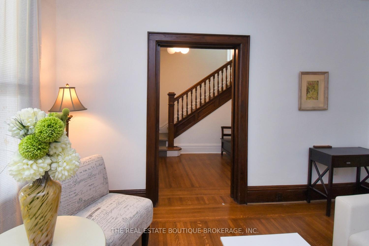 Photo 4 of 185 Fairleigh Avenue S, Hamilton, Blakeley — HOMEH