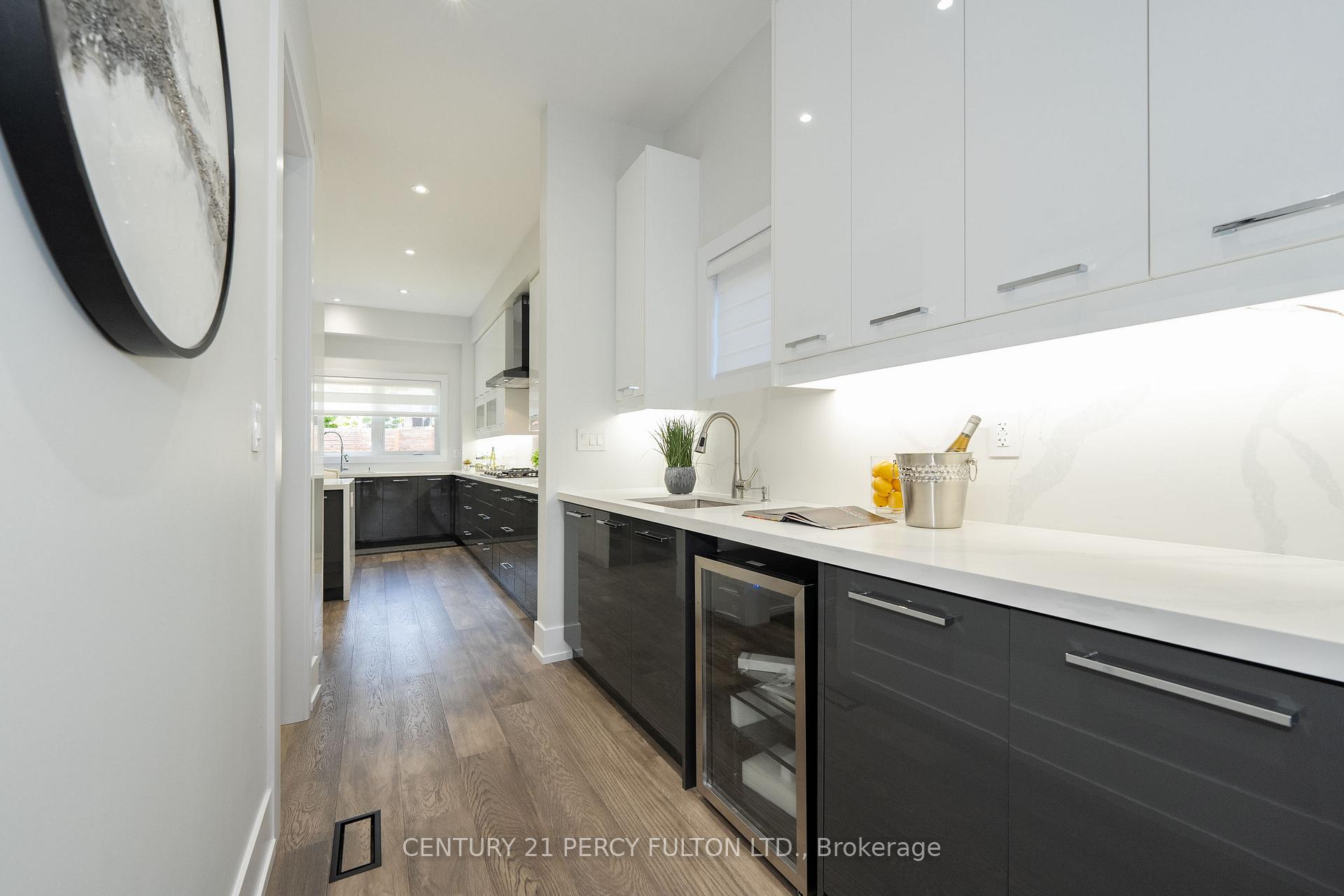 Photo 2 of 60 Boem Avenue, Scarborough, Wexford-Maryvale — HOMEH