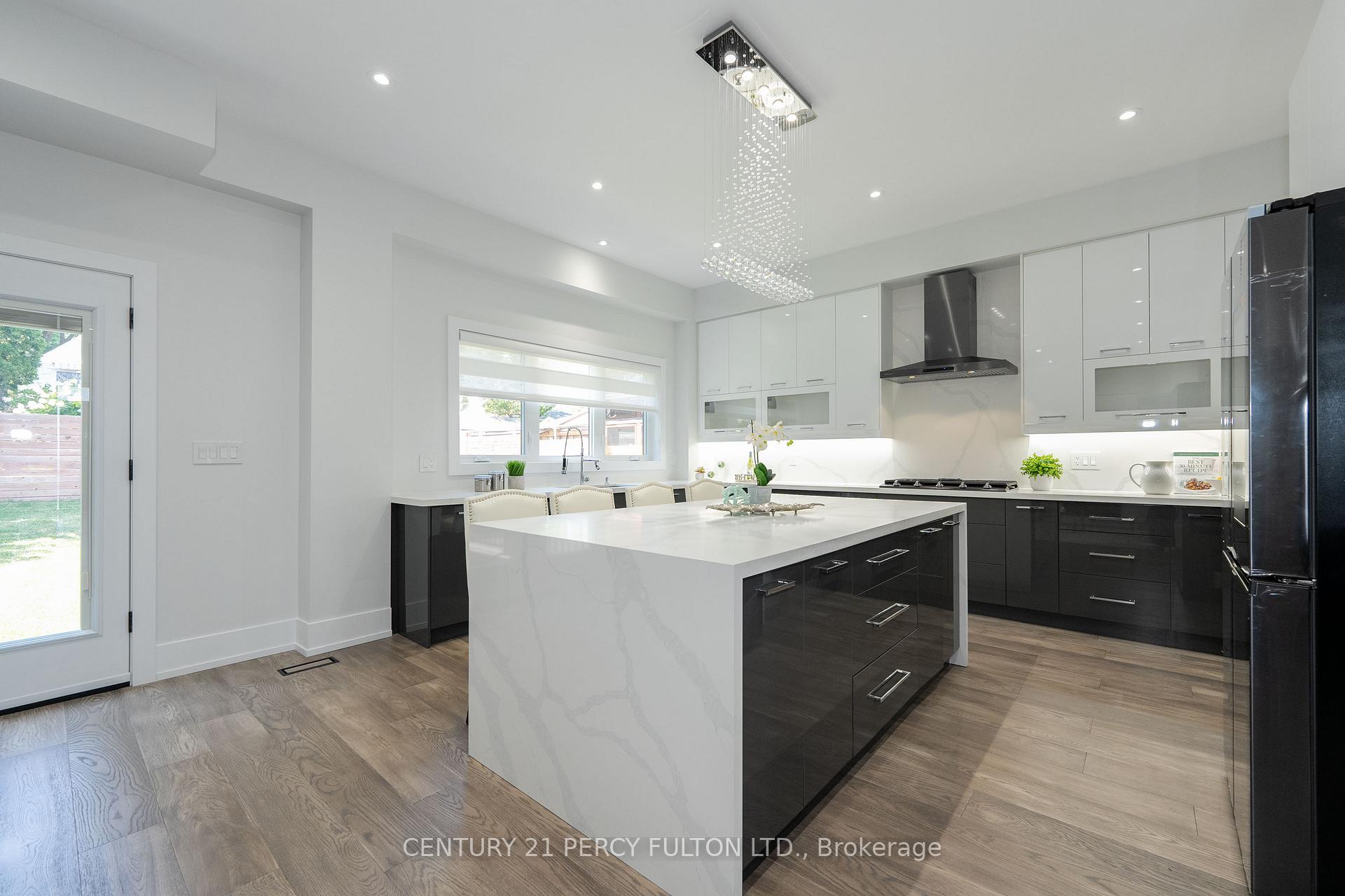 Photo 8 of 60 Boem Avenue, Scarborough, Wexford-Maryvale — HOMEH